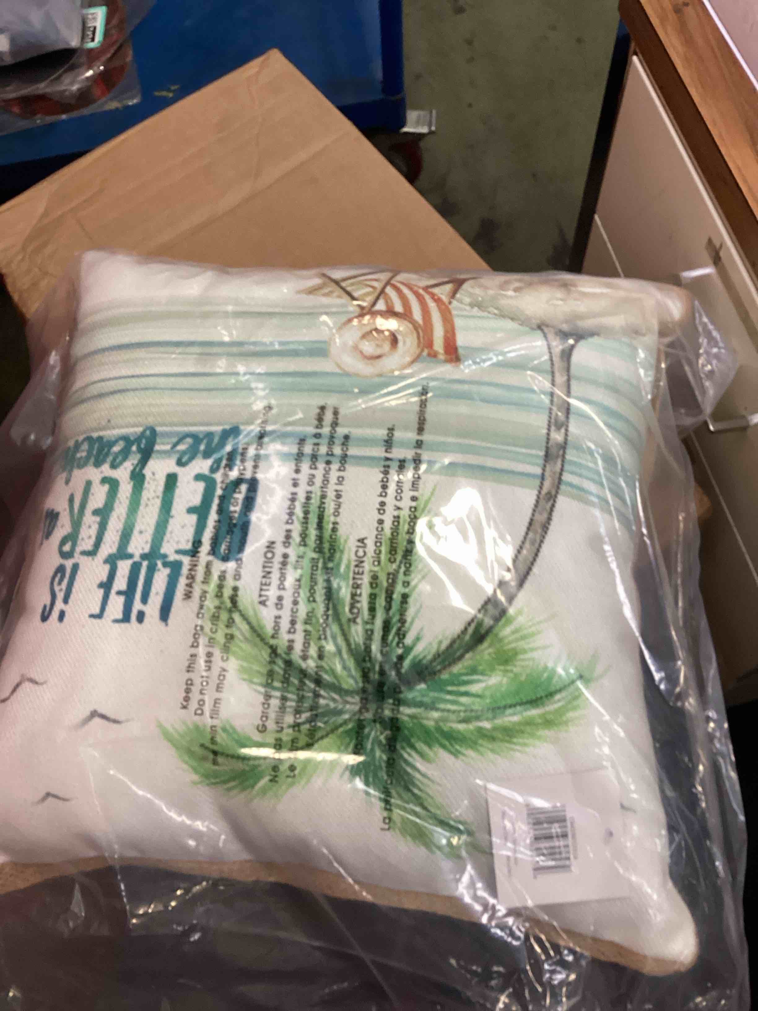 https://s3.amazonaws.com/lotting-images-prod/bidfta/TEA2127431_1747338092475.jpeg