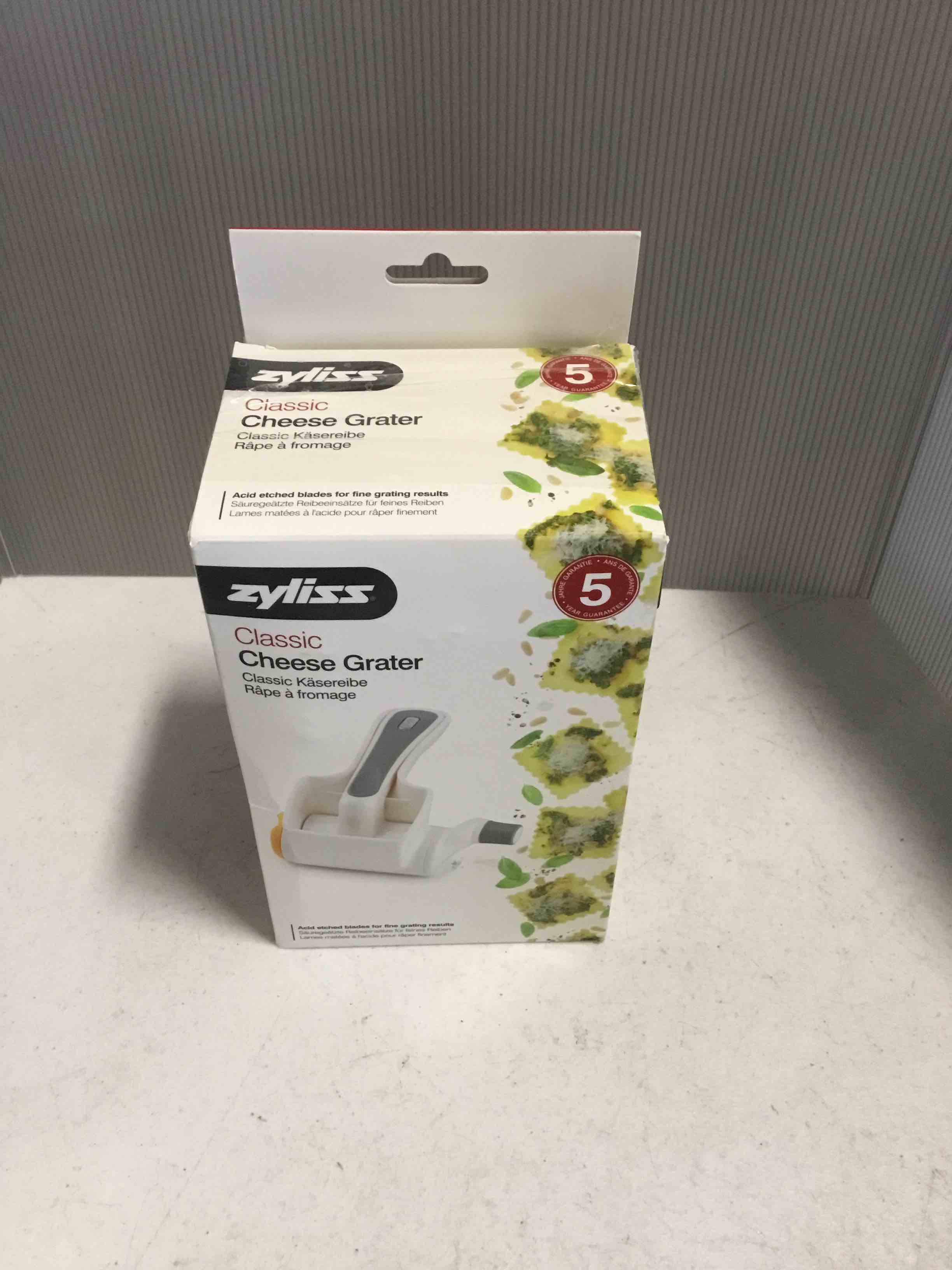 https://s3.amazonaws.com/lotting-images-prod/bidfta/TEA2128338_1744903804938.jpeg