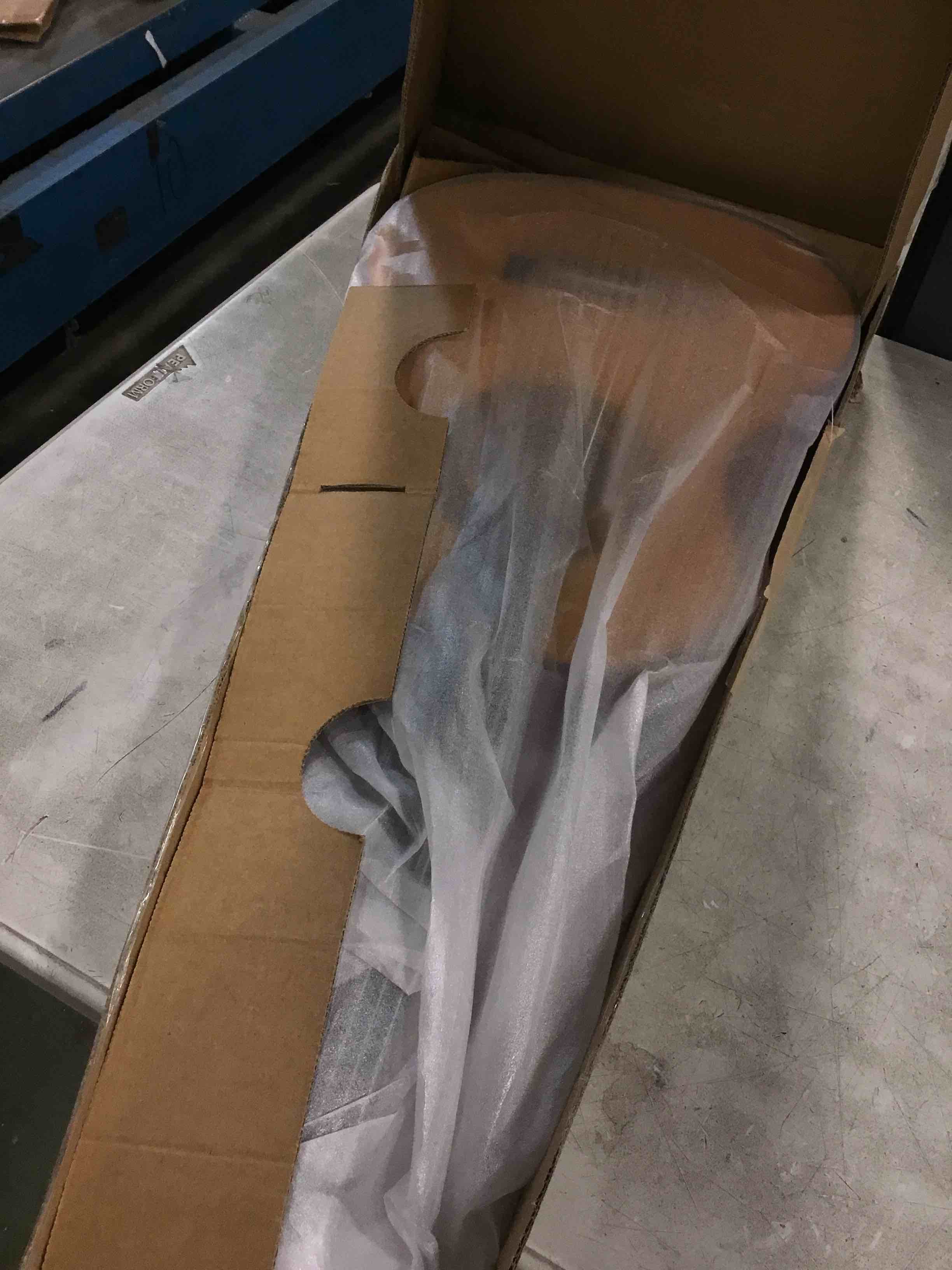 https://s3.amazonaws.com/lotting-images-prod/bidfta/TEA2128660_1745241063451.jpeg