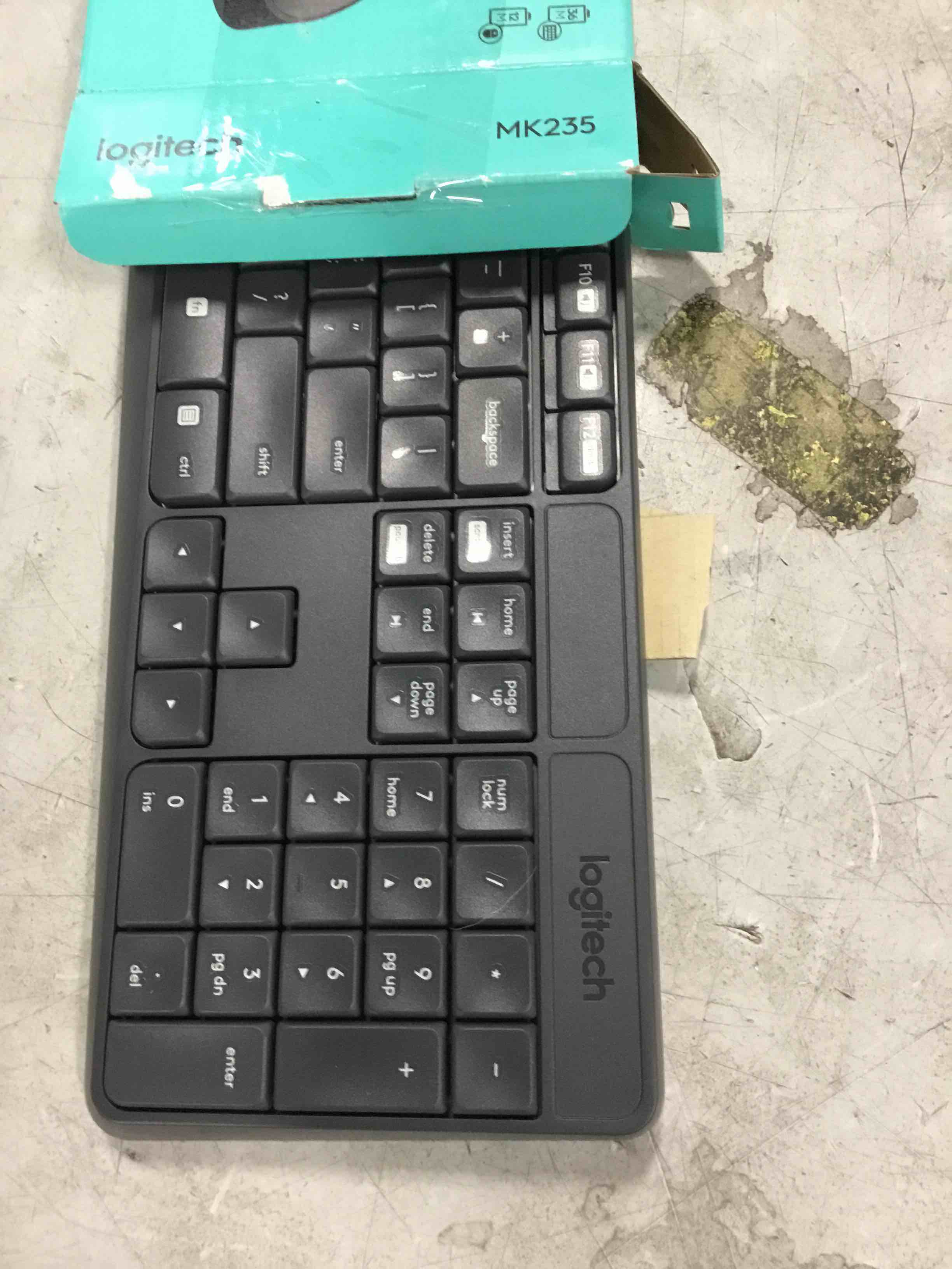 https://s3.amazonaws.com/lotting-images-prod/bidfta/TEA2128810_1745264624331.jpeg