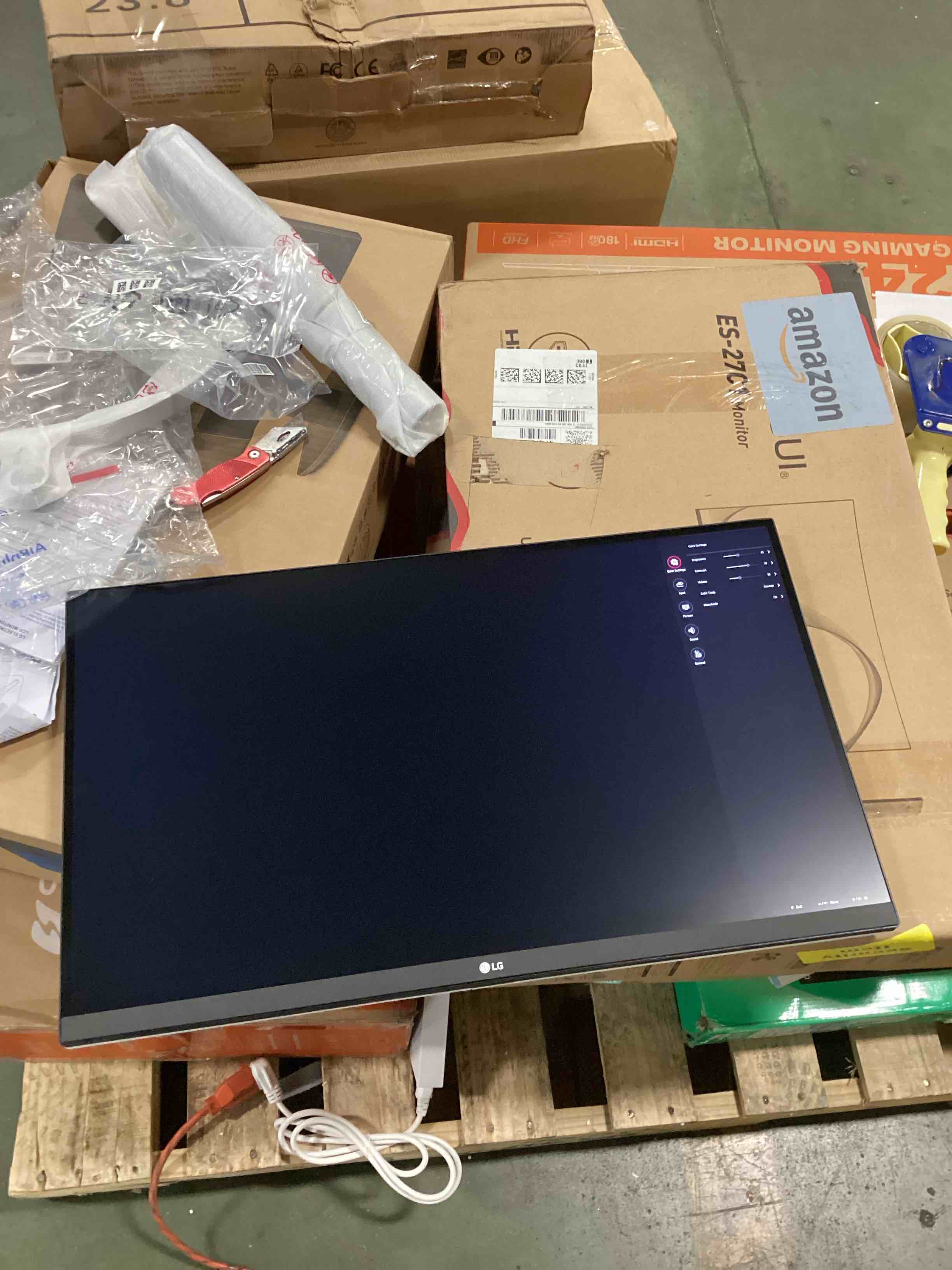 https://s3.amazonaws.com/lotting-images-prod/bidfta/TEA2130026_1746624544342.jpeg
