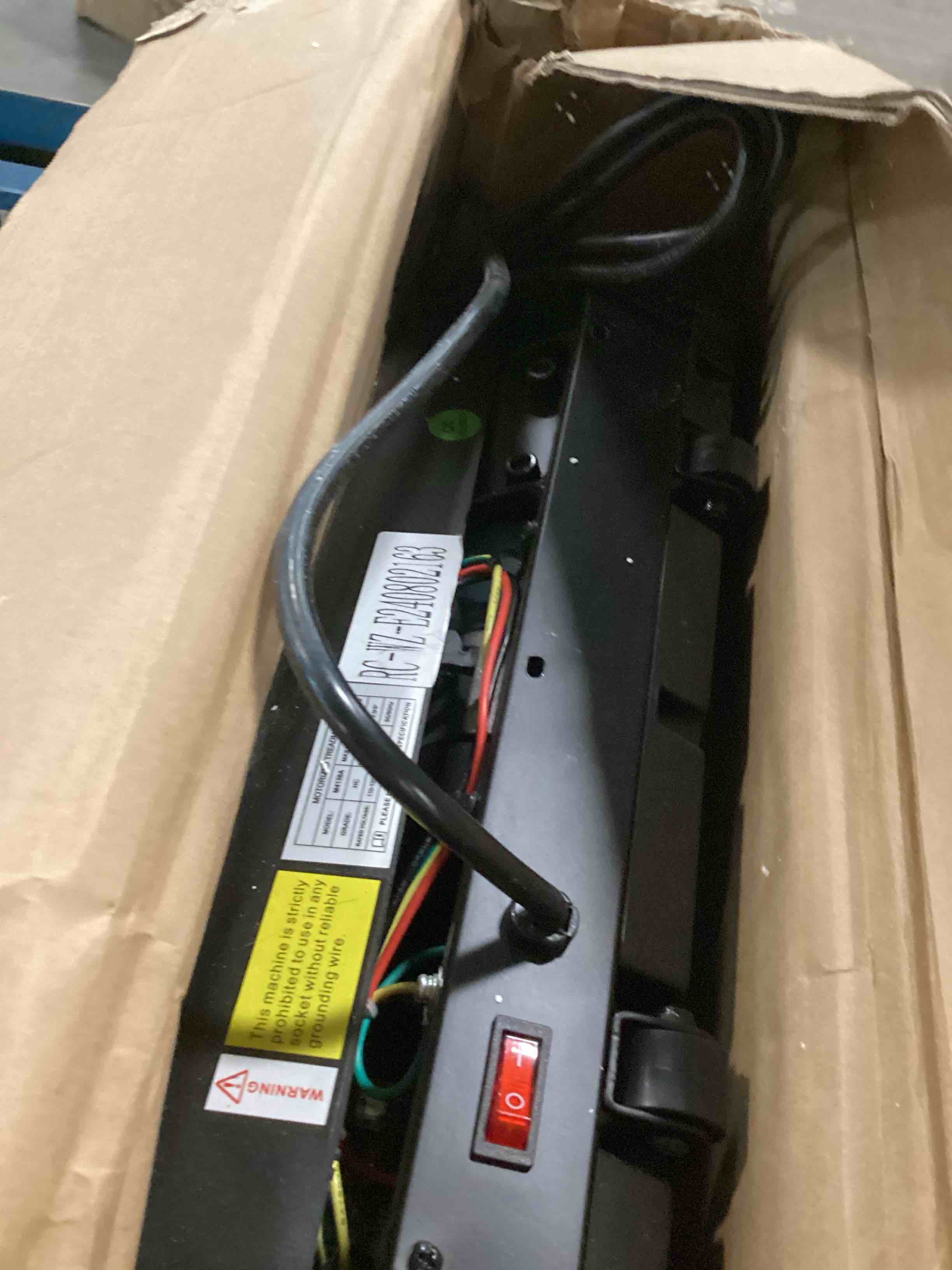 https://s3.amazonaws.com/lotting-images-prod/bidfta/TEA2130146_1746542269432.jpeg