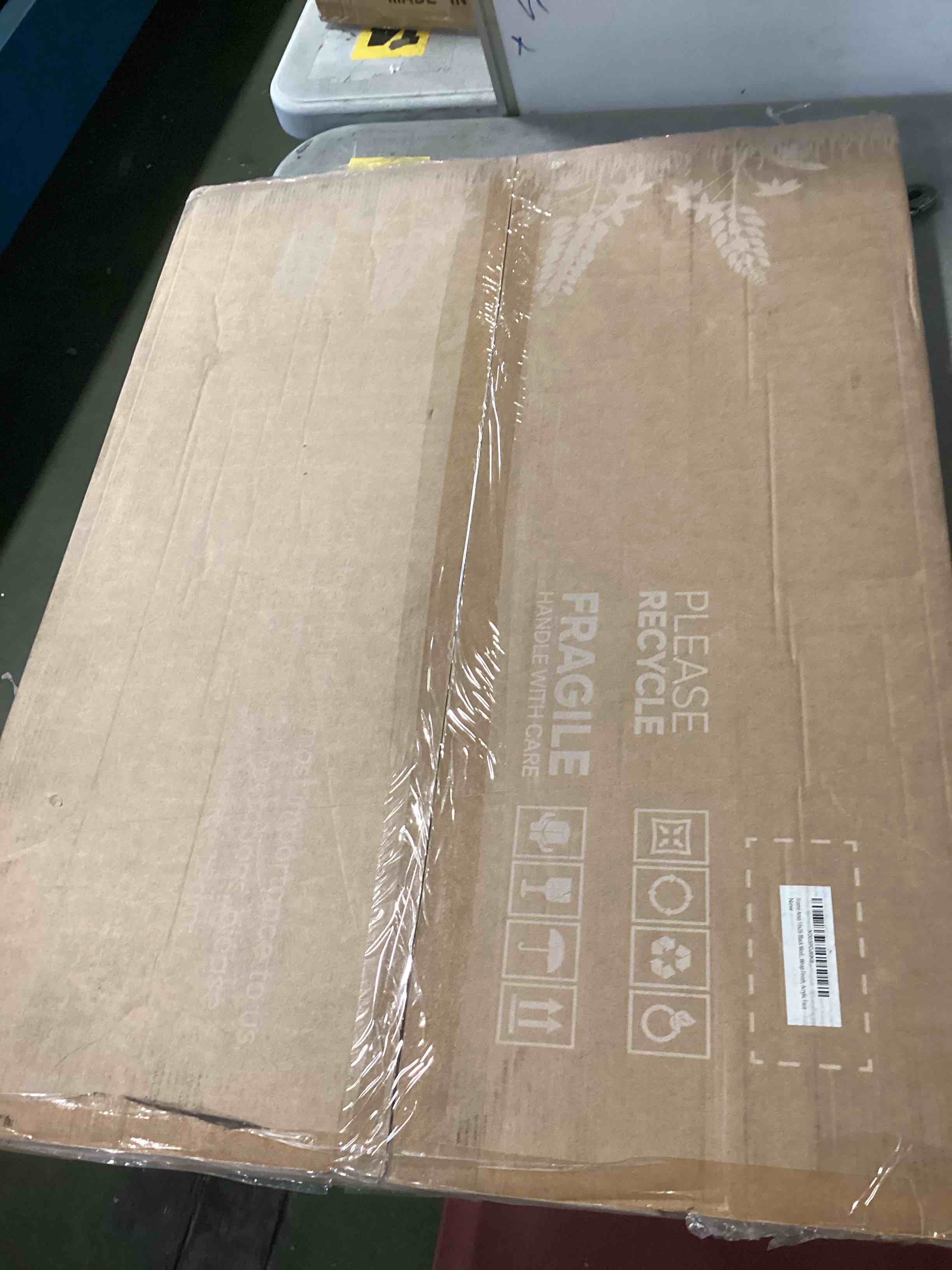 https://s3.amazonaws.com/lotting-images-prod/bidfta/TEA2130215_1746555330721.jpeg