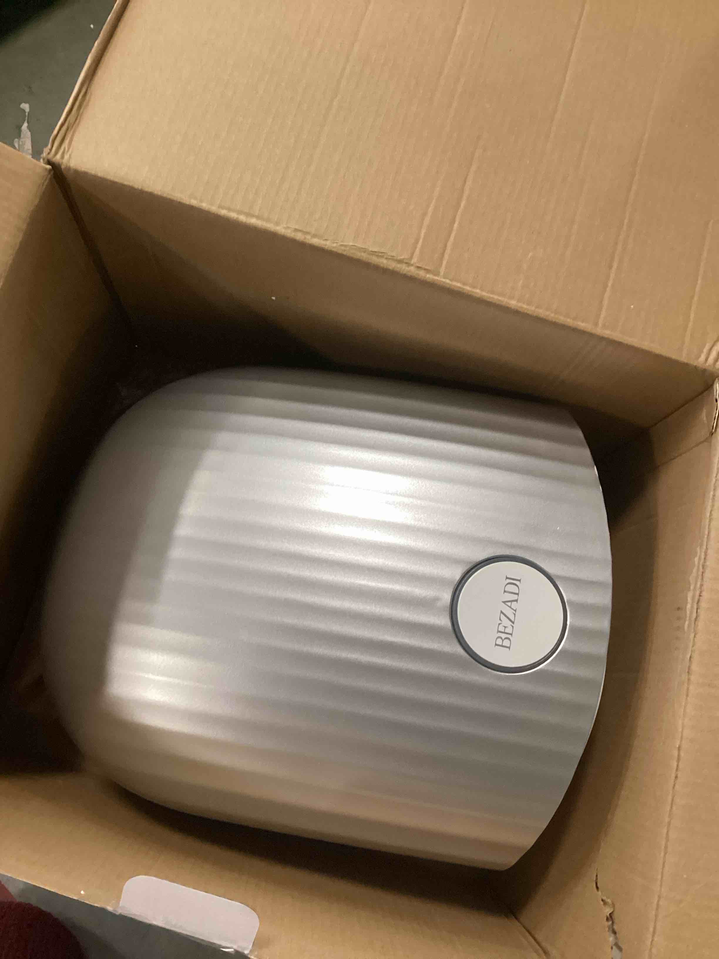 https://s3.amazonaws.com/lotting-images-prod/bidfta/TEA2130226_1746556546868.jpeg