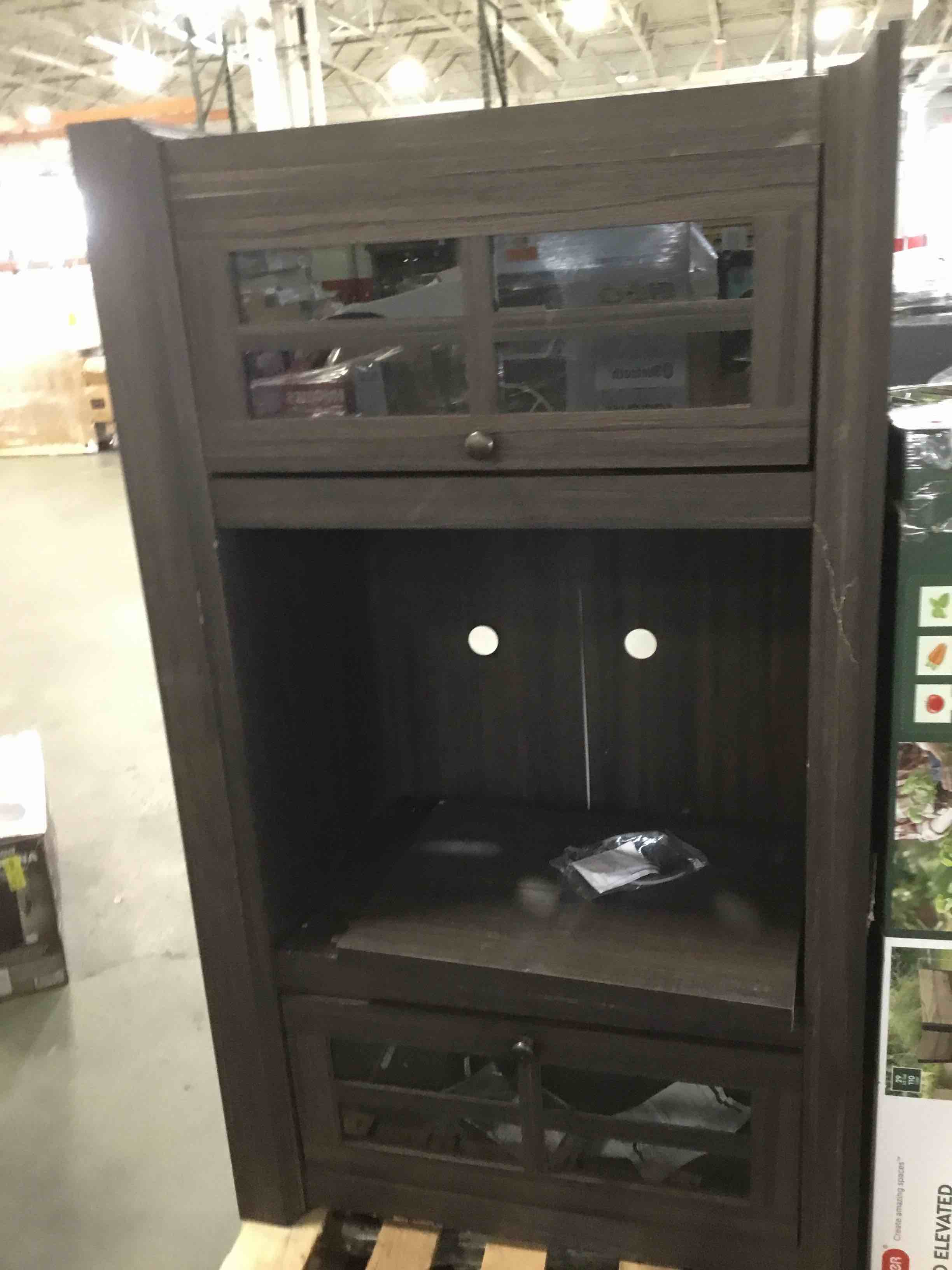 https://s3.amazonaws.com/lotting-images-prod/bidfta/TEA2131977_1744211697450.jpeg