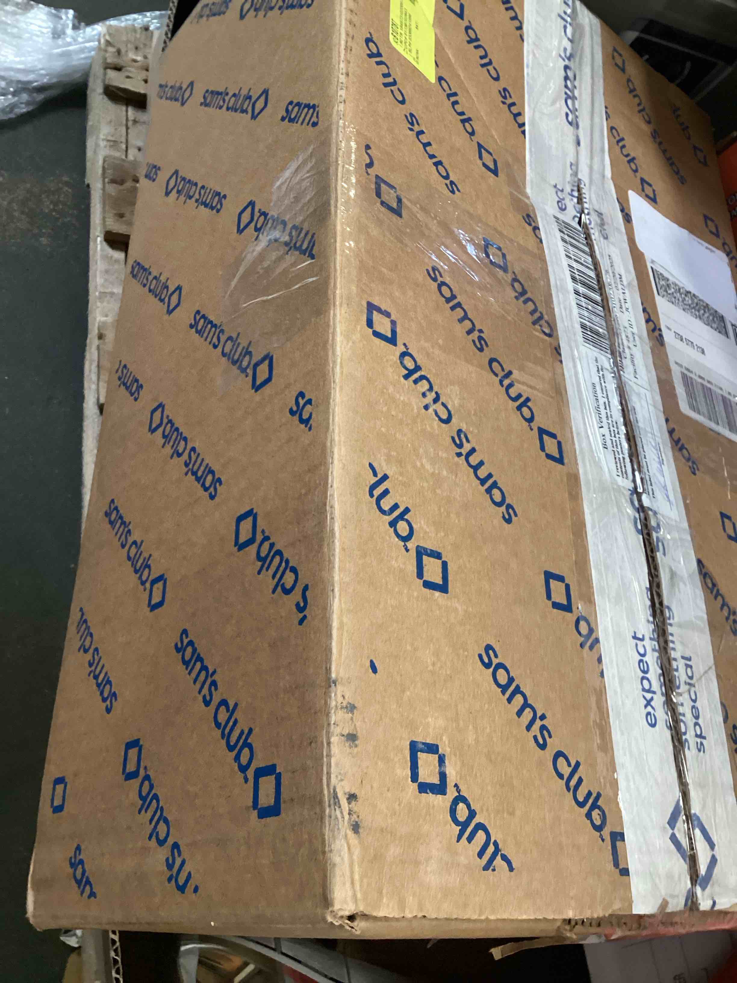 https://s3.amazonaws.com/lotting-images-prod/bidfta/TEA2134019_1744053501229.jpeg