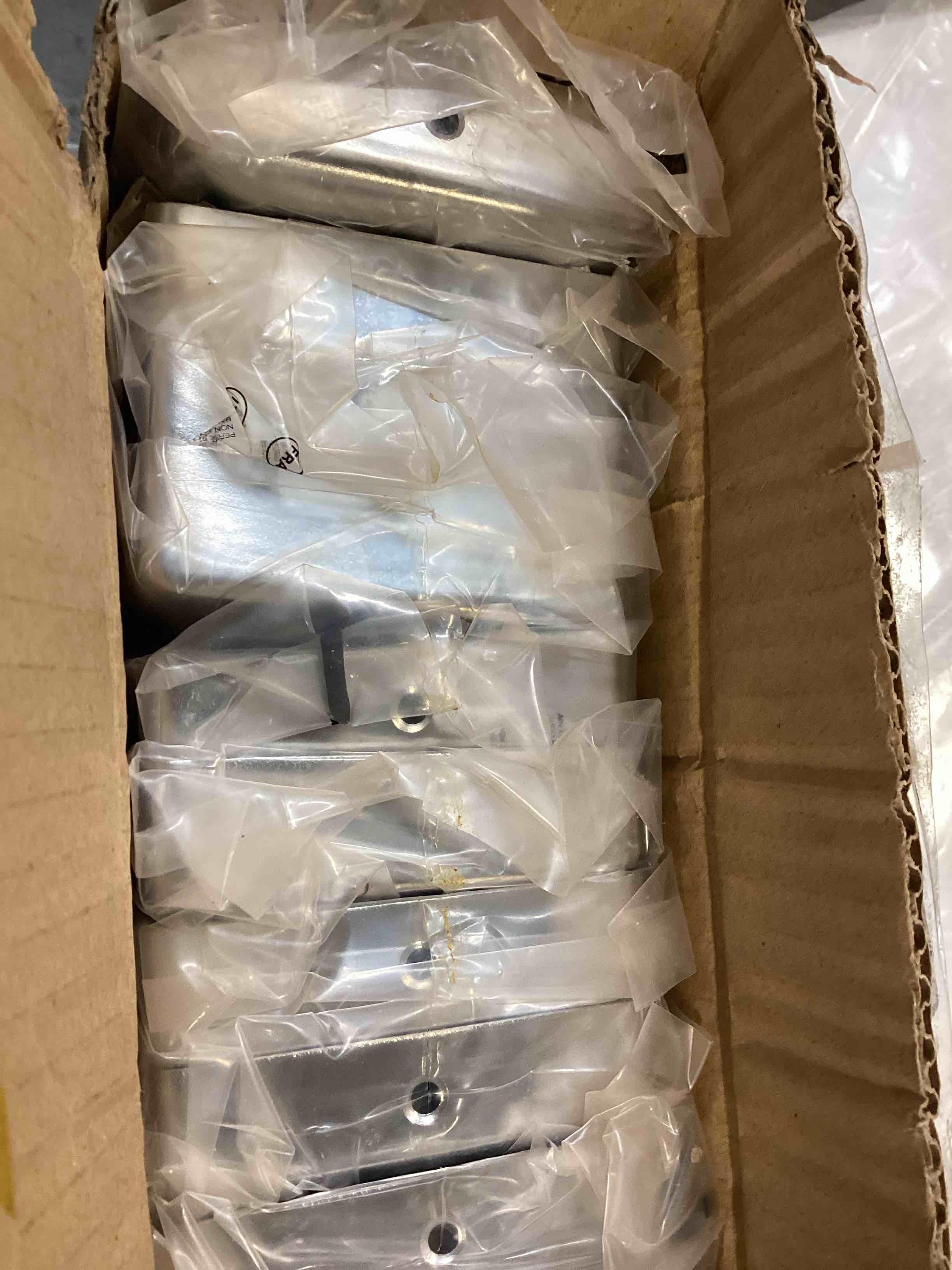 https://s3.amazonaws.com/lotting-images-prod/bidfta/TEA2135184_1744897608564.jpeg