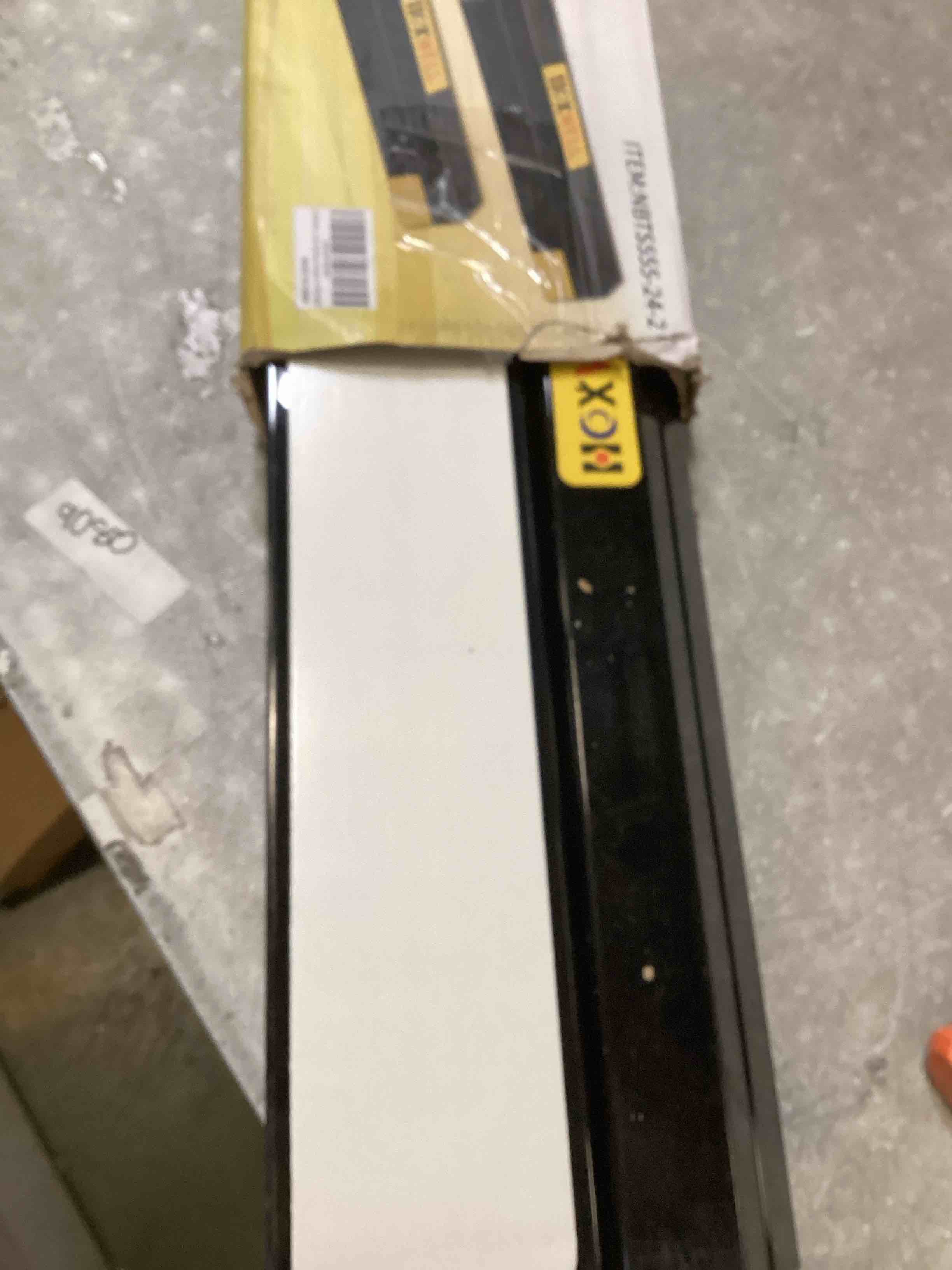 https://s3.amazonaws.com/lotting-images-prod/bidfta/TEA2137178_1744817622545.jpeg