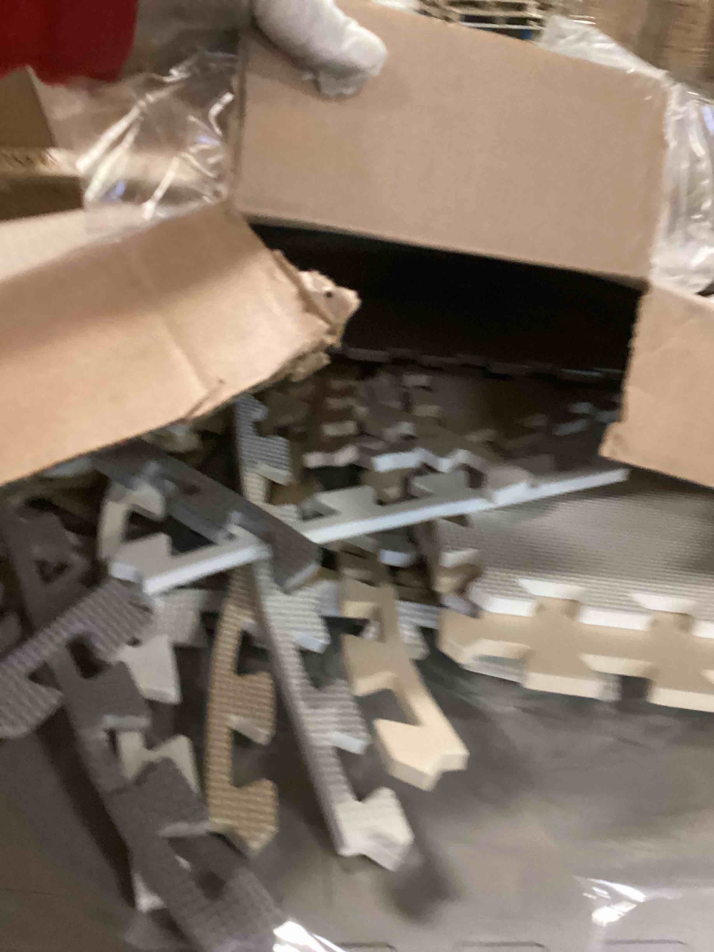 https://s3.amazonaws.com/lotting-images-prod/bidfta/TEA2137180_1744817428725.jpeg
