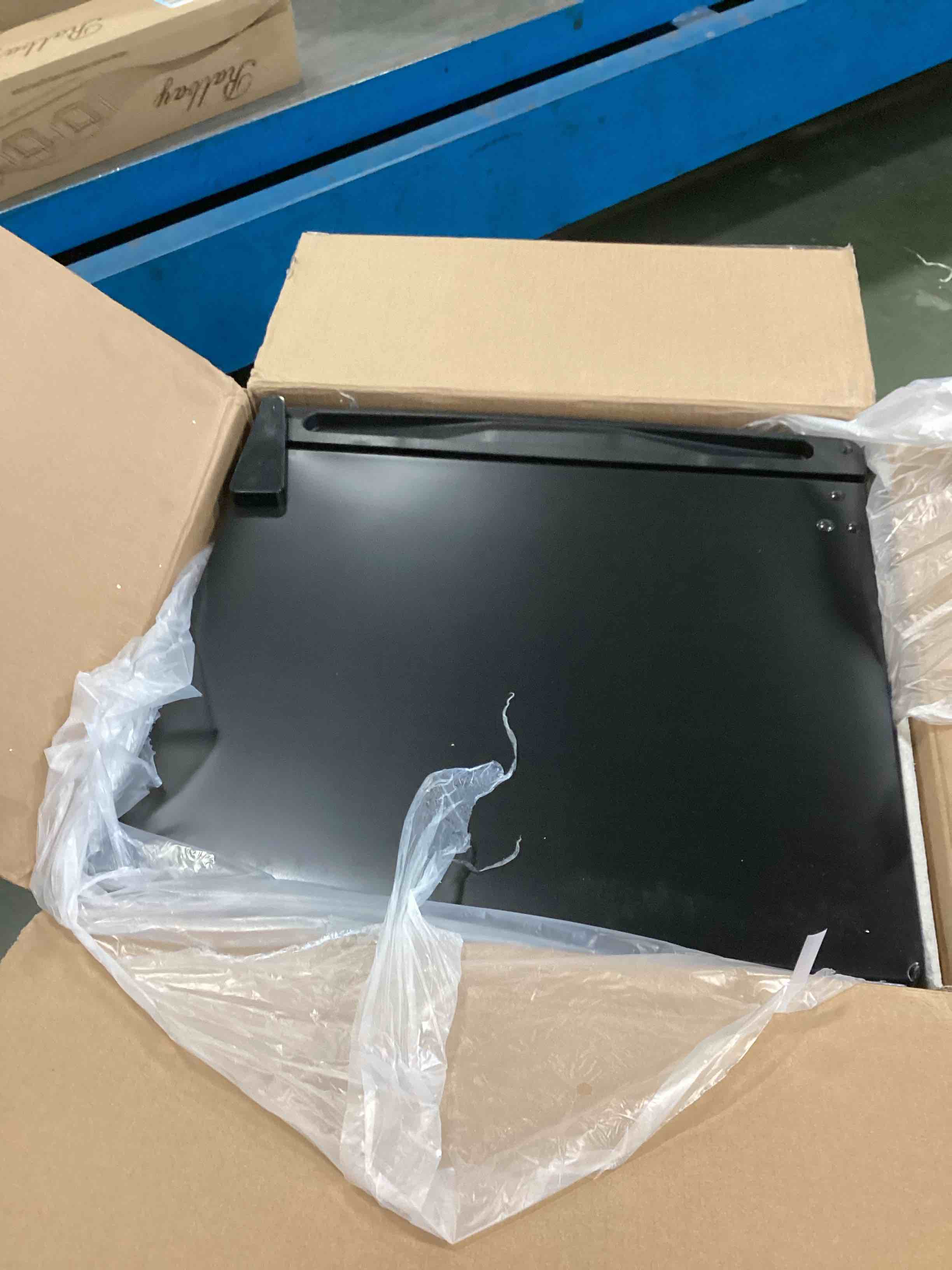 https://s3.amazonaws.com/lotting-images-prod/bidfta/TEA2137267_1744728382188.jpeg