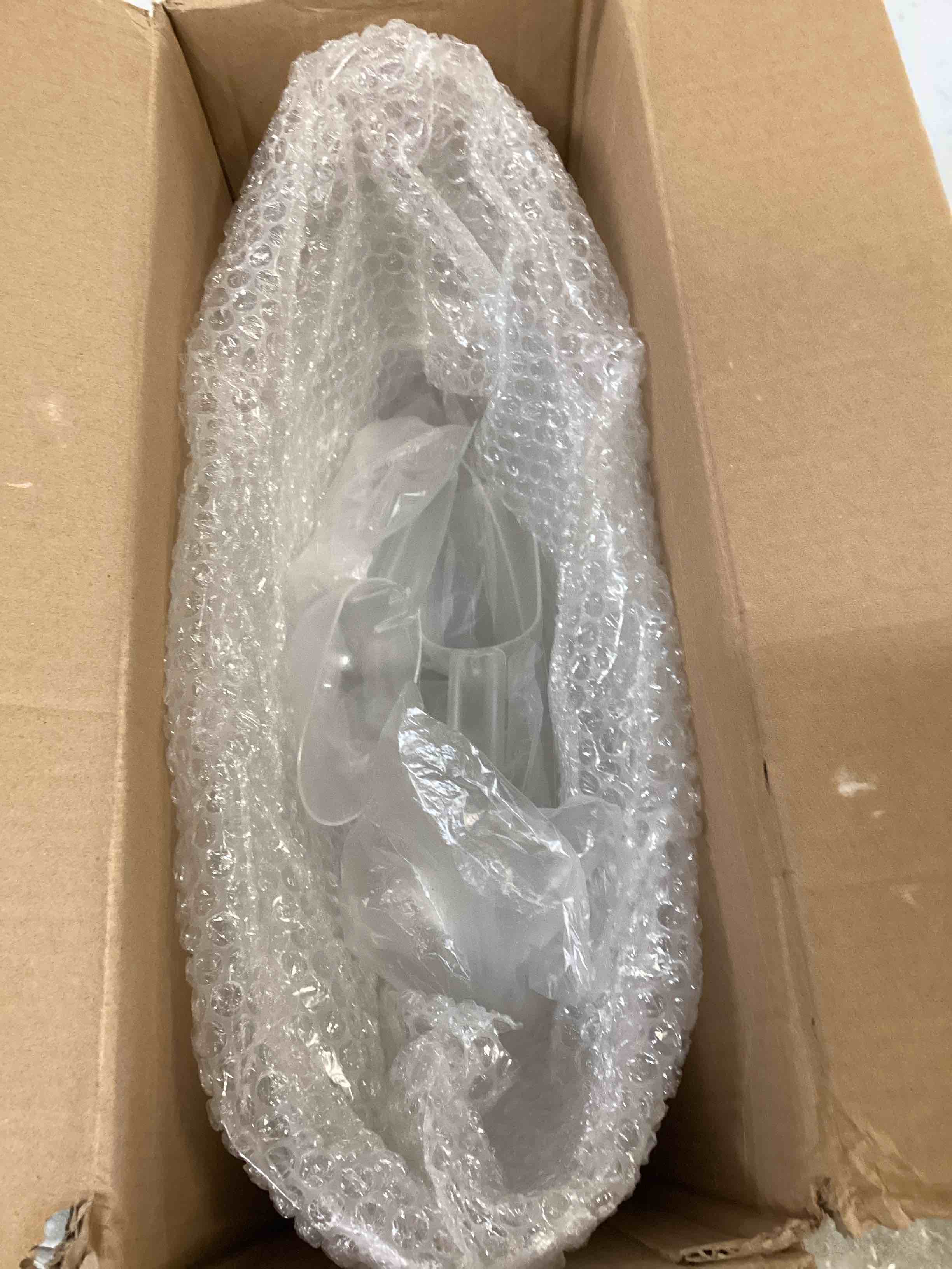 https://s3.amazonaws.com/lotting-images-prod/bidfta/TEA2137523_1744833114433.jpeg