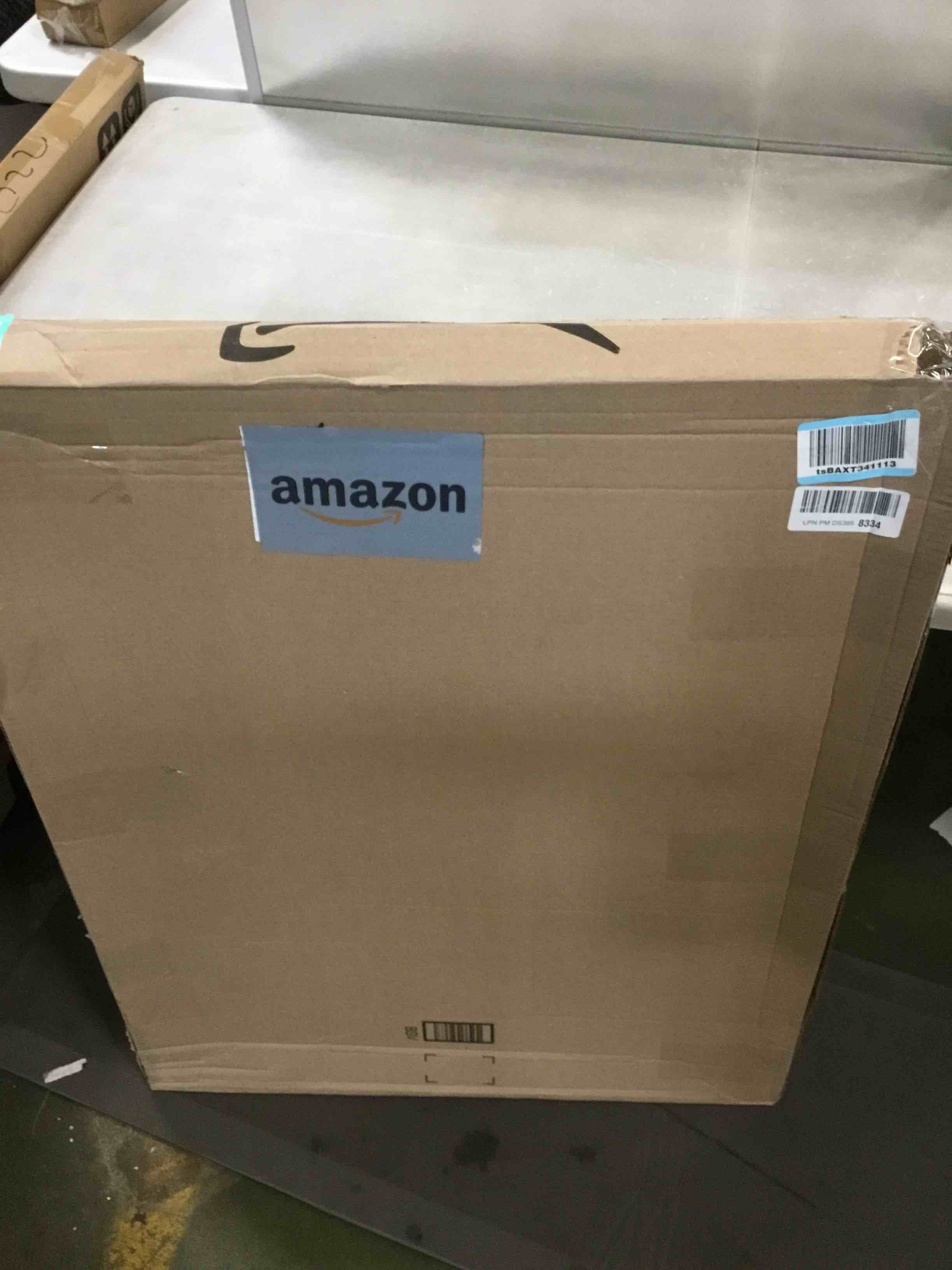 https://s3.amazonaws.com/lotting-images-prod/bidfta/TEA2137633_1745414122944.jpeg