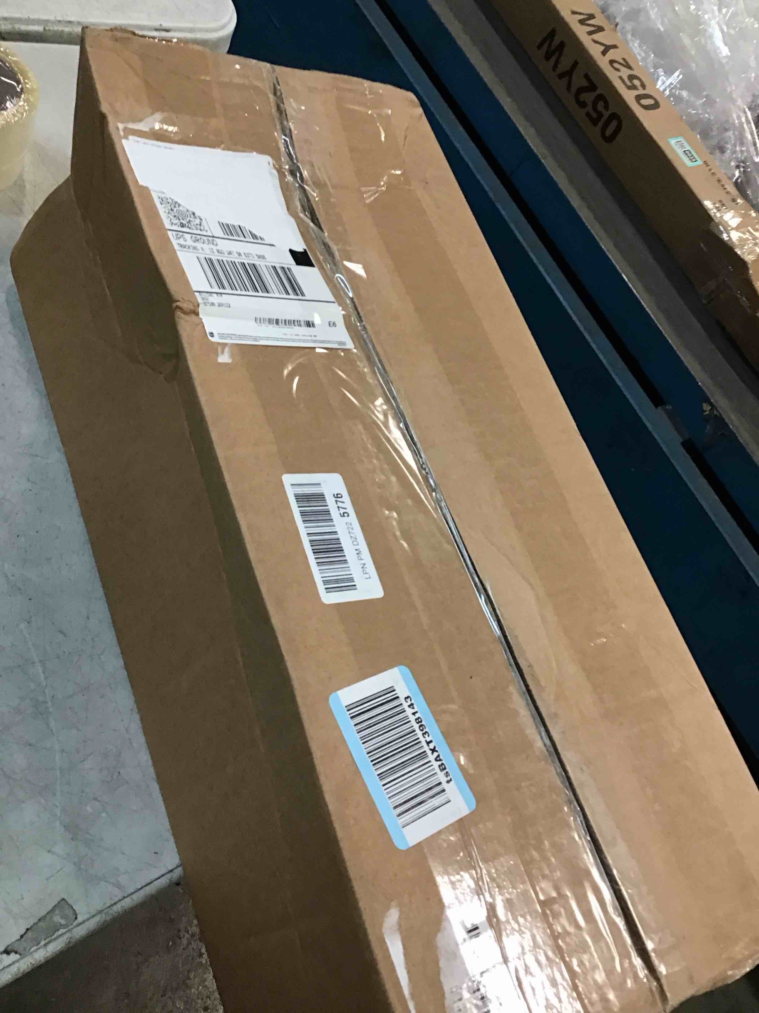 https://s3.amazonaws.com/lotting-images-prod/bidfta/TEA2138179_1750508102307.jpeg