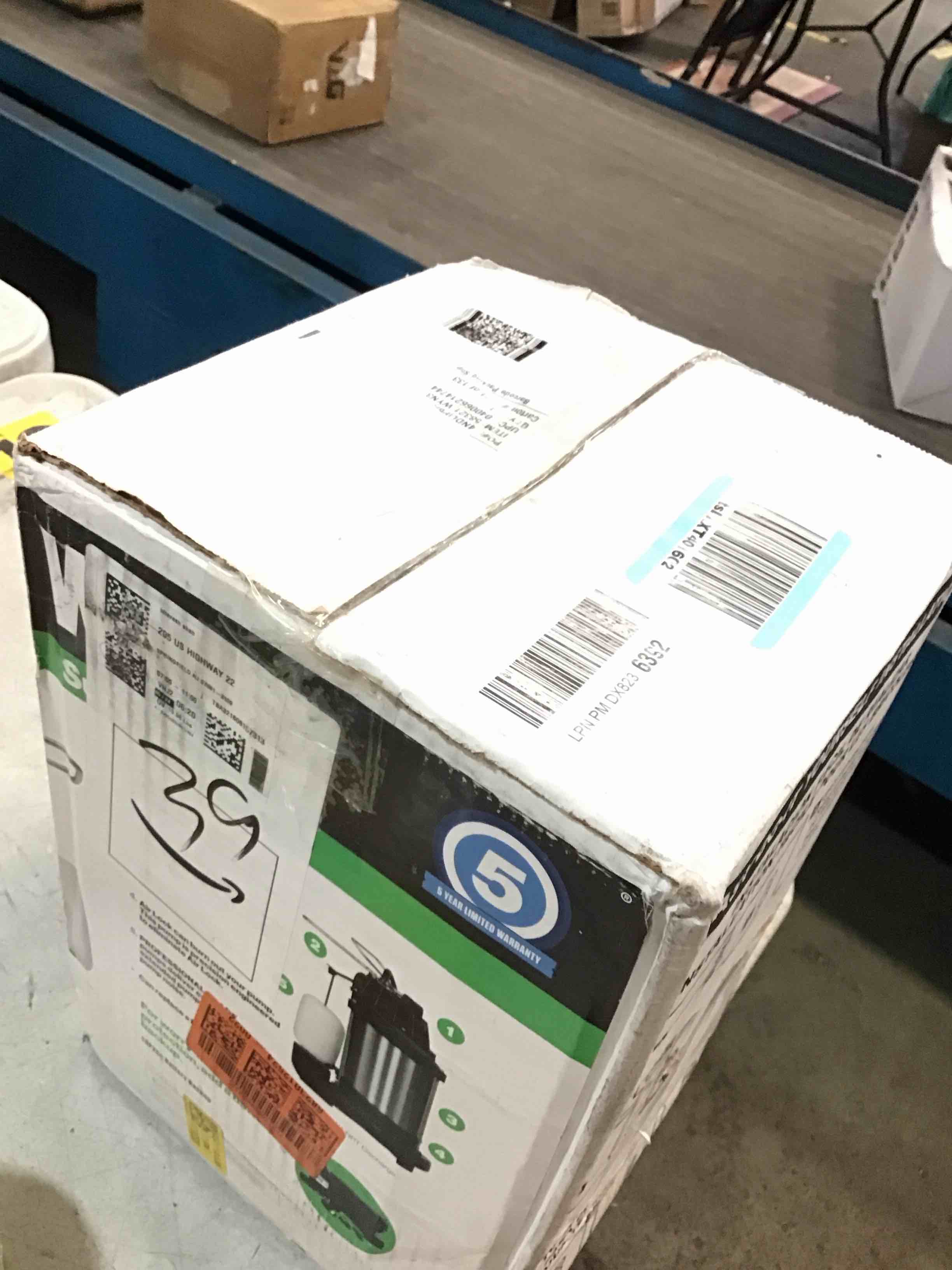 https://s3.amazonaws.com/lotting-images-prod/bidfta/TEA2138229_1750515007998.jpeg