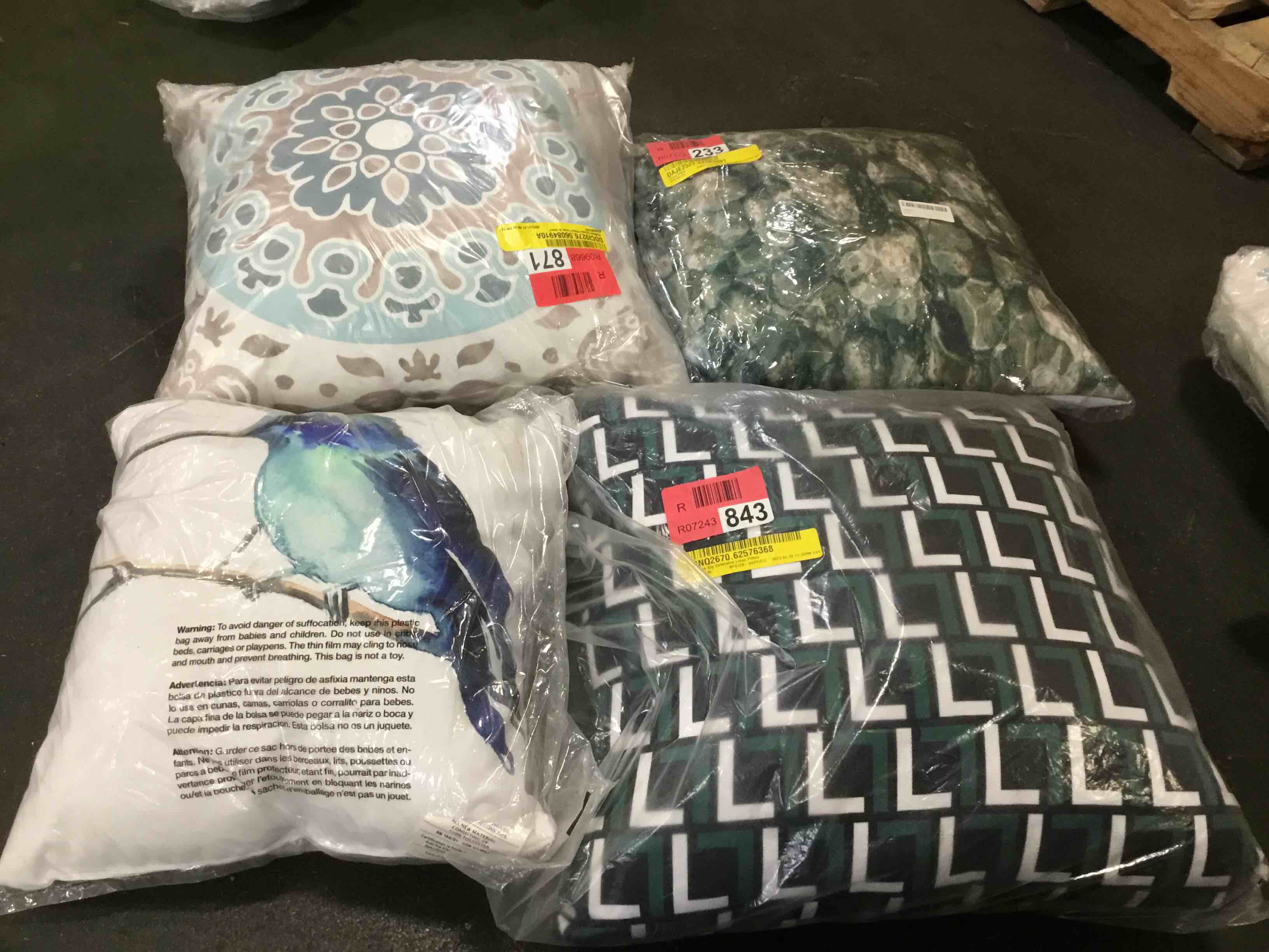 https://s3.amazonaws.com/lotting-images-prod/bidfta/TEA2140420_1745945630642.jpeg