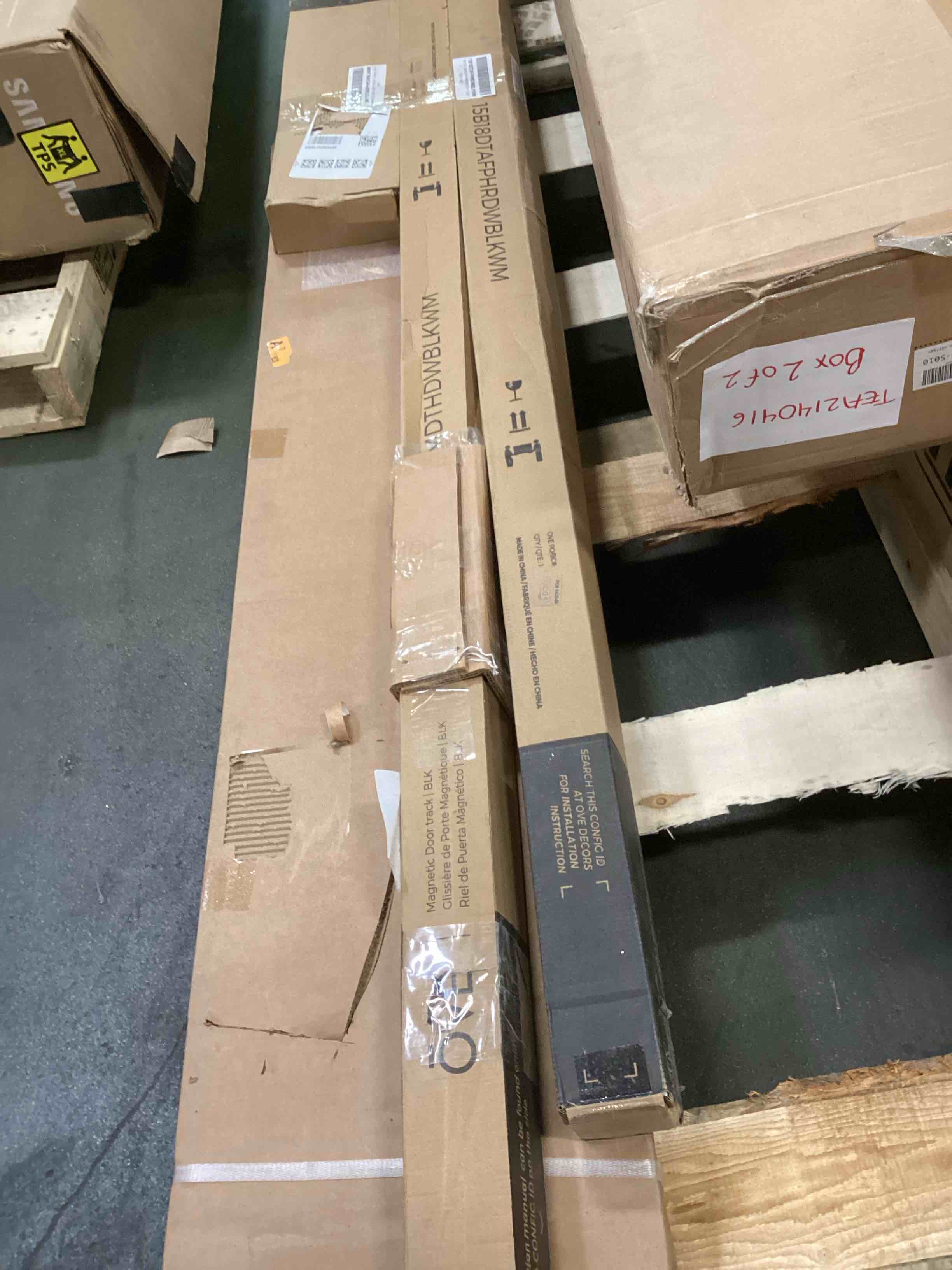 https://s3.amazonaws.com/lotting-images-prod/bidfta/TEA2140428_1745929665877.jpeg