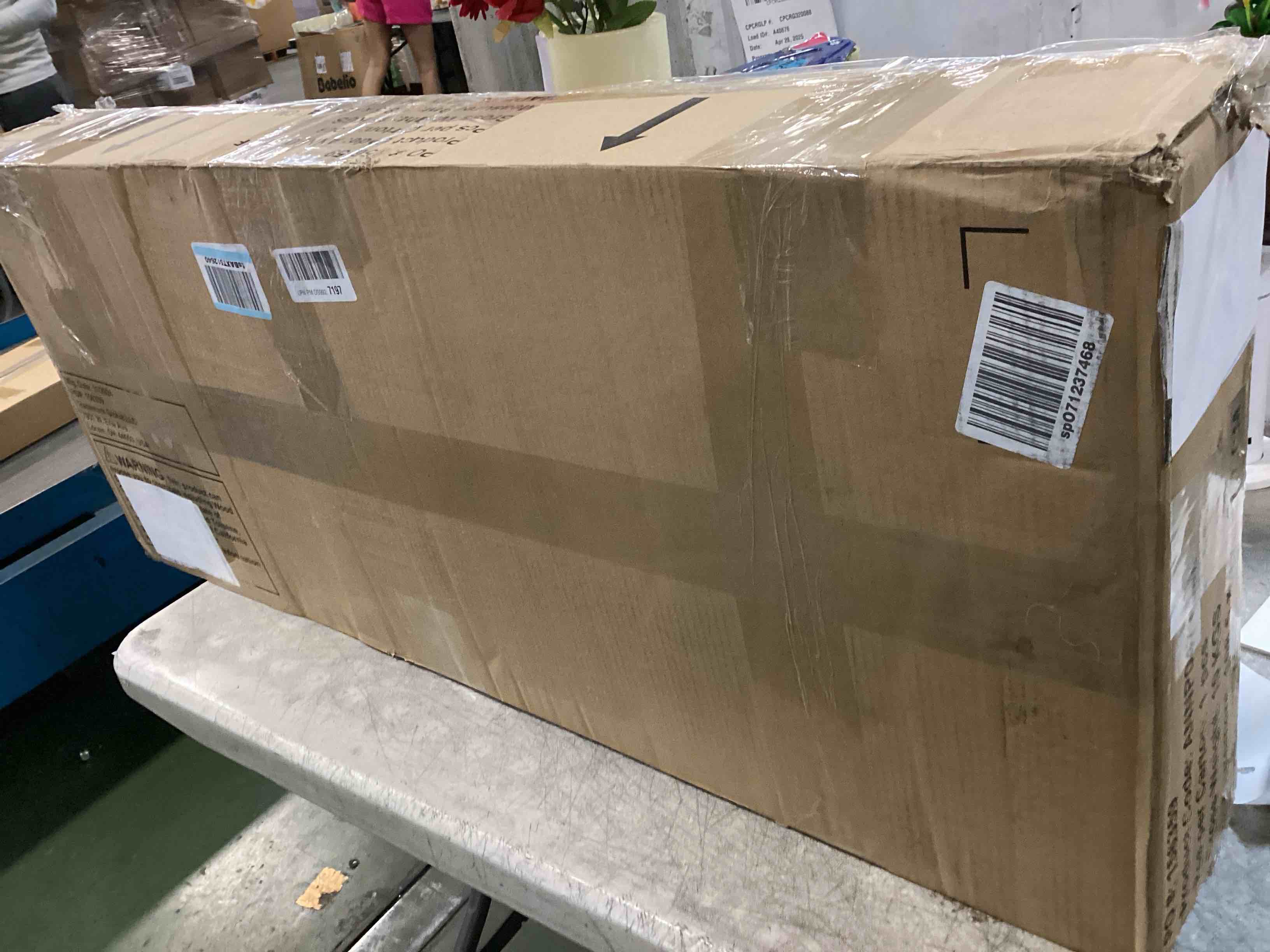 https://s3.amazonaws.com/lotting-images-prod/bidfta/TEA2141312_1746450107899.jpeg