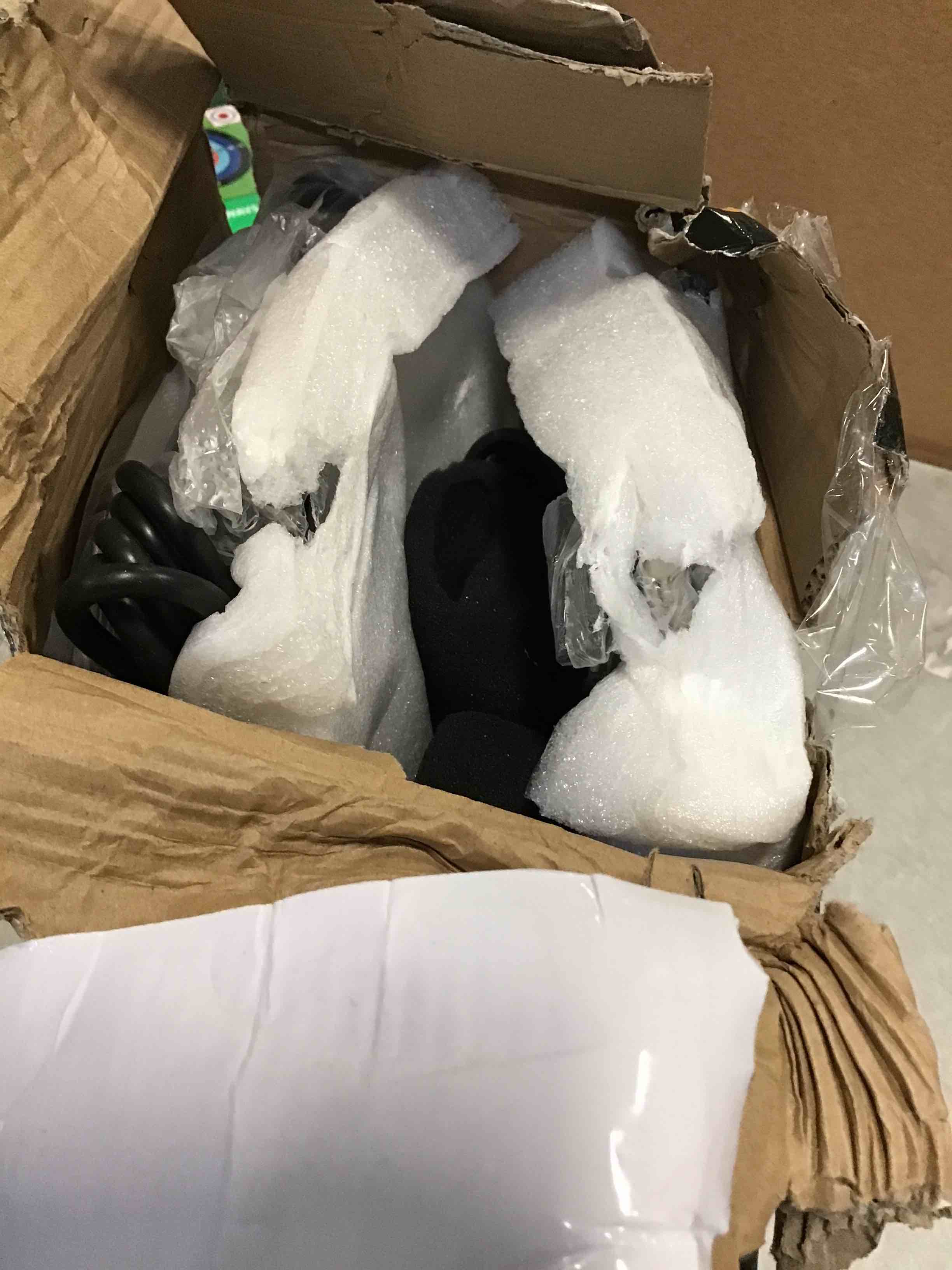 https://s3.amazonaws.com/lotting-images-prod/bidfta/TEA2144140_1745856019239.jpeg