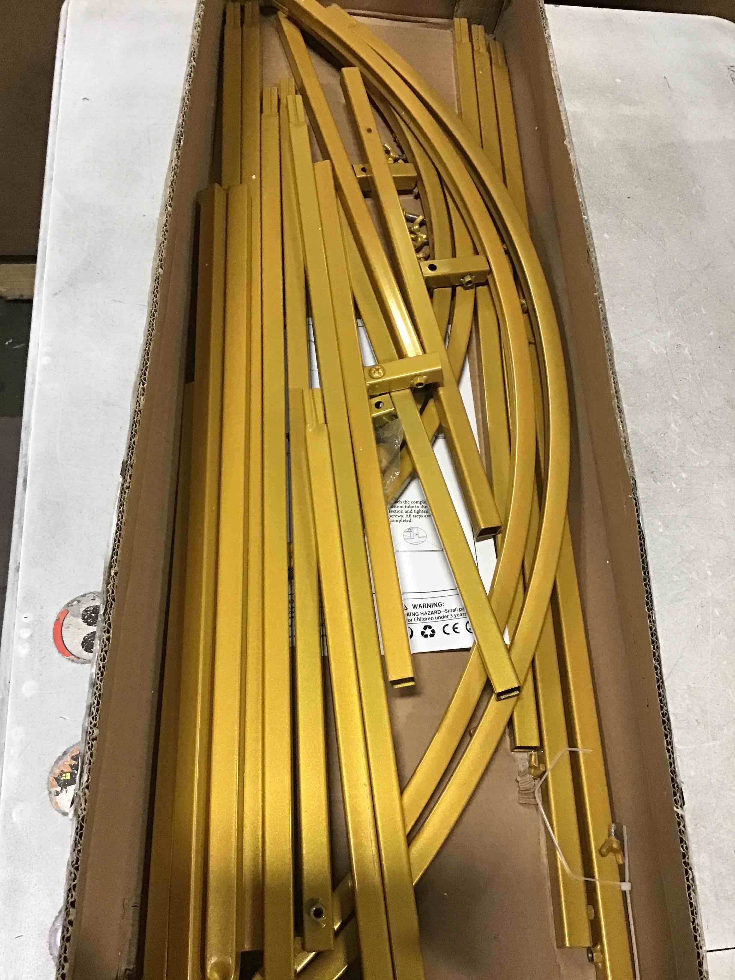 https://s3.amazonaws.com/lotting-images-prod/bidfta/TEA2144382_1745942233011.jpeg