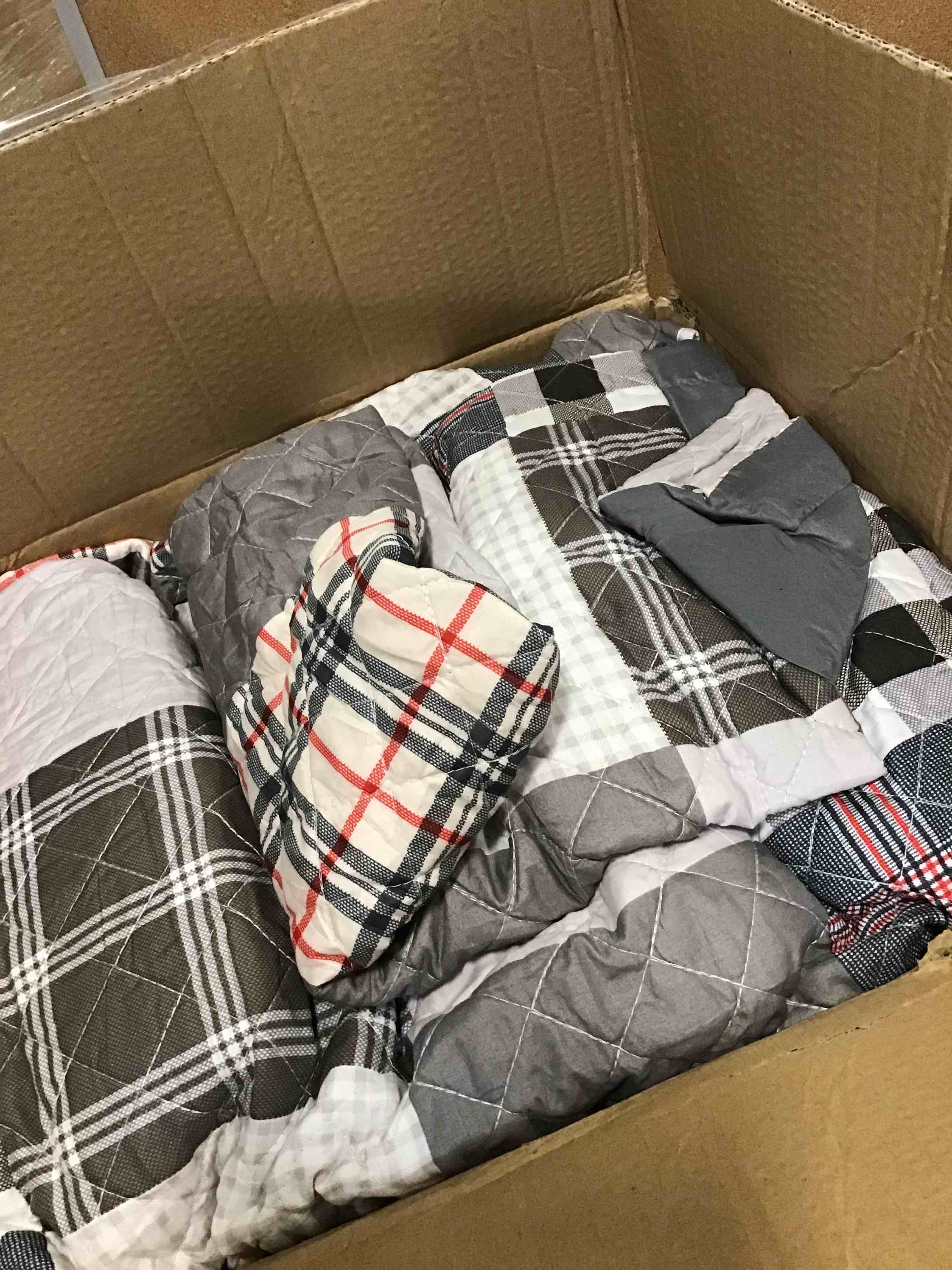 https://s3.amazonaws.com/lotting-images-prod/bidfta/TEA2145594_1747162877415.jpeg