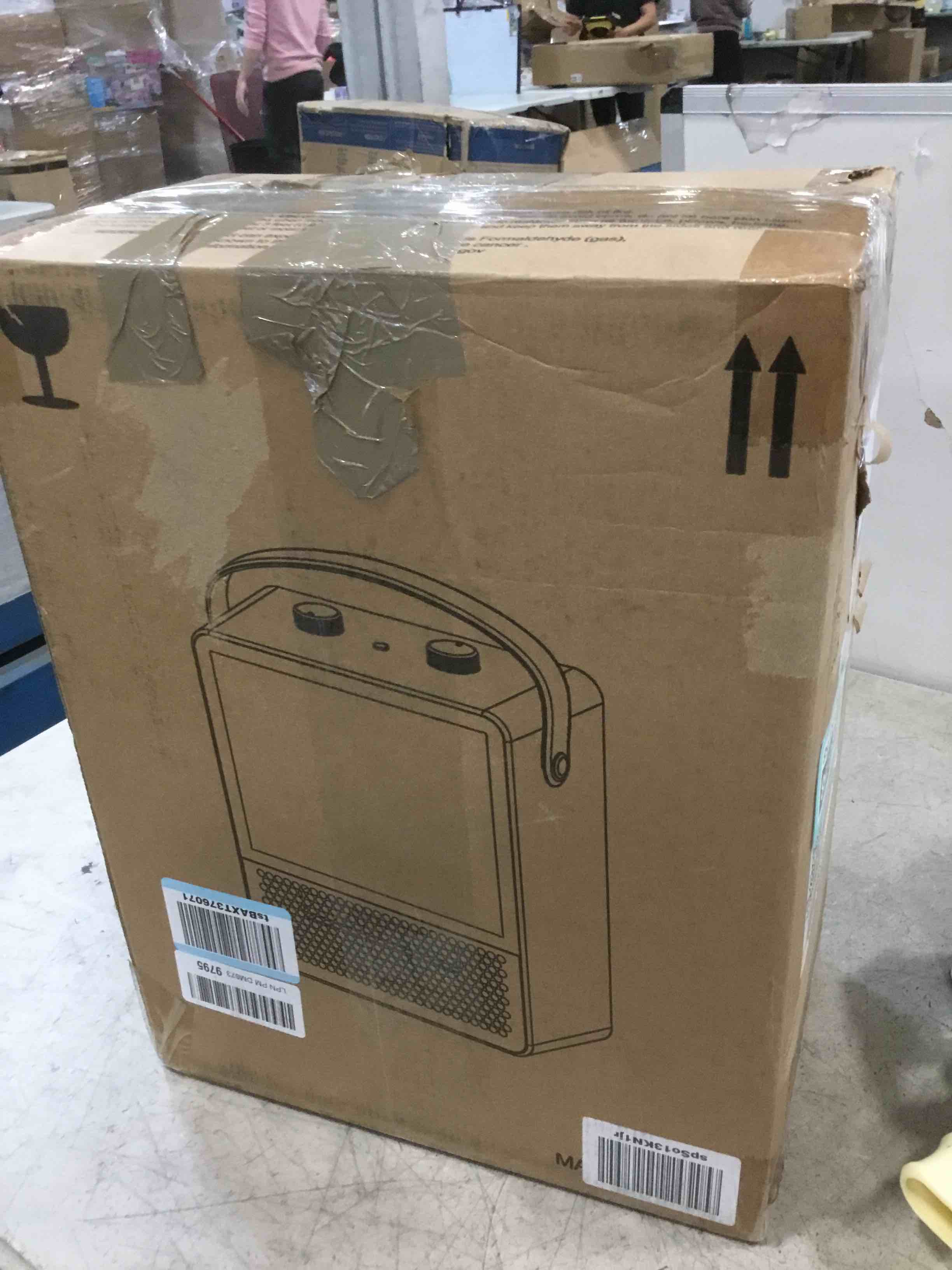 https://s3.amazonaws.com/lotting-images-prod/bidfta/TEA2153758_1742995096914.jpeg