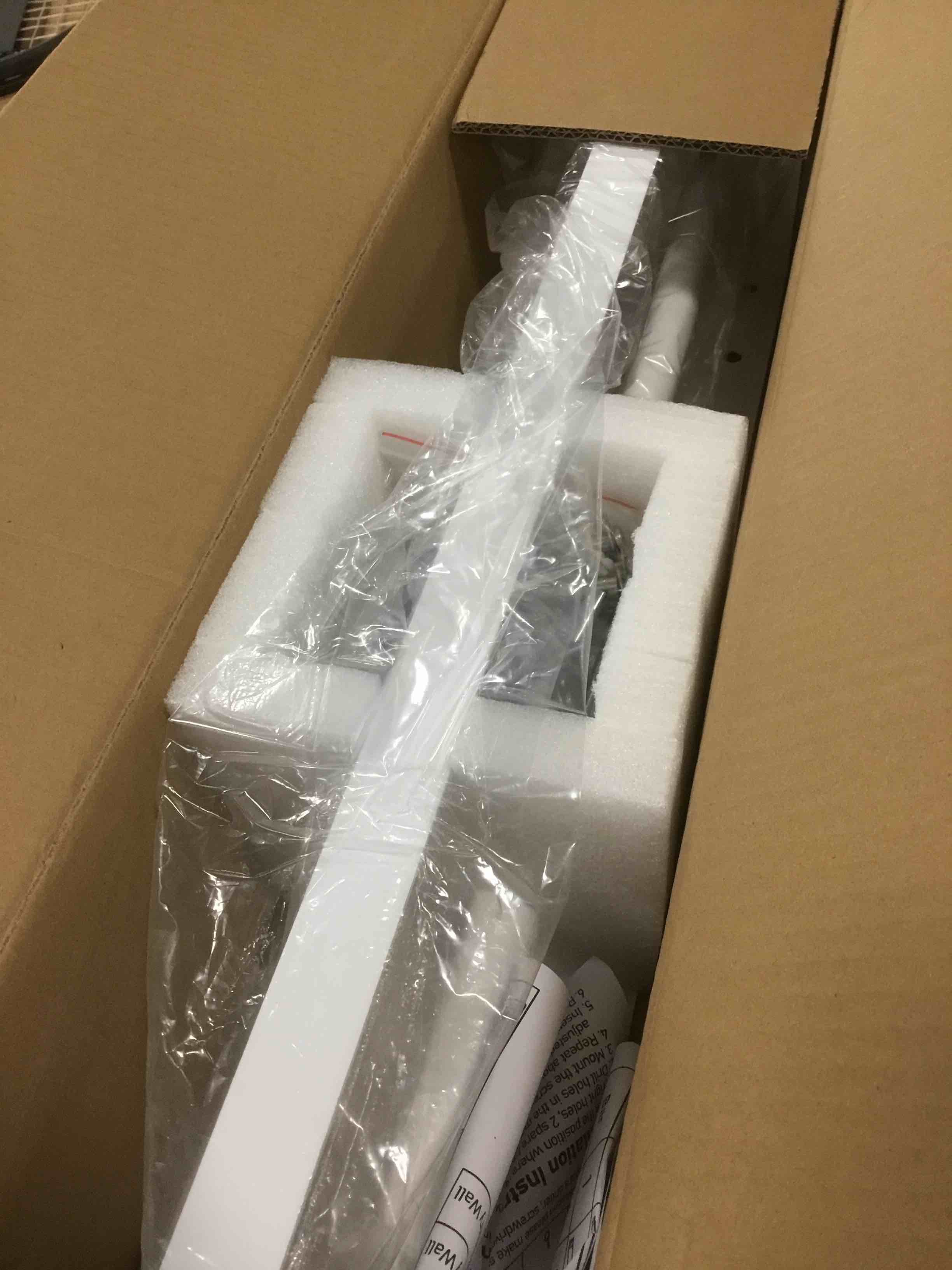 https://s3.amazonaws.com/lotting-images-prod/bidfta/TEA2153958_1743077556359.jpeg