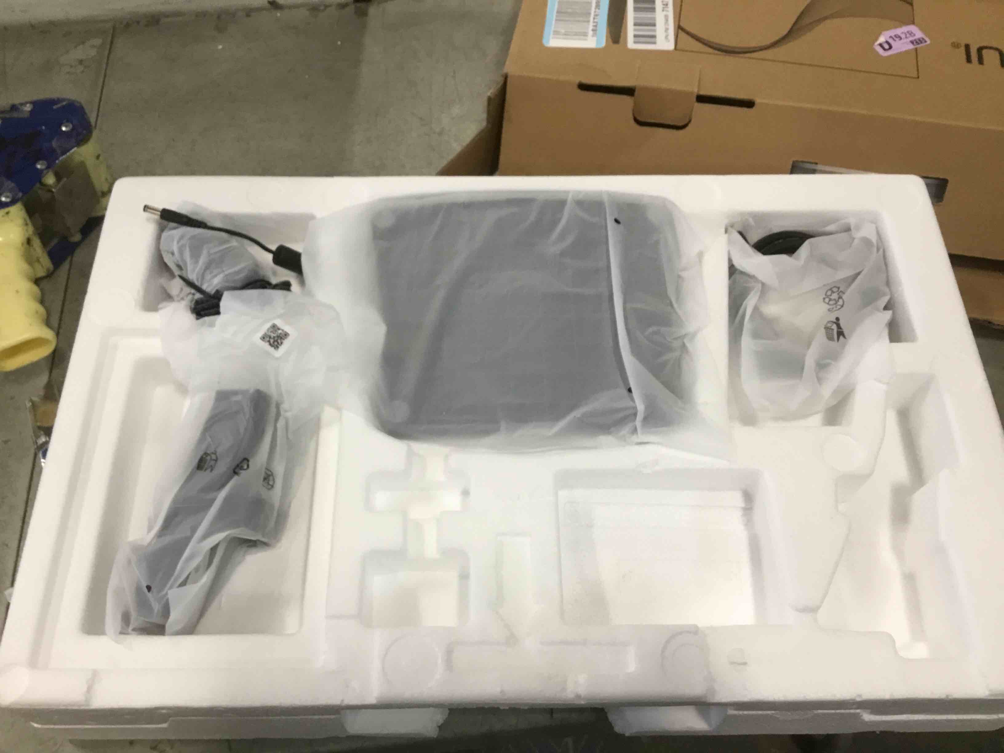 https://s3.amazonaws.com/lotting-images-prod/bidfta/TEA2154117_1743097654597.jpeg