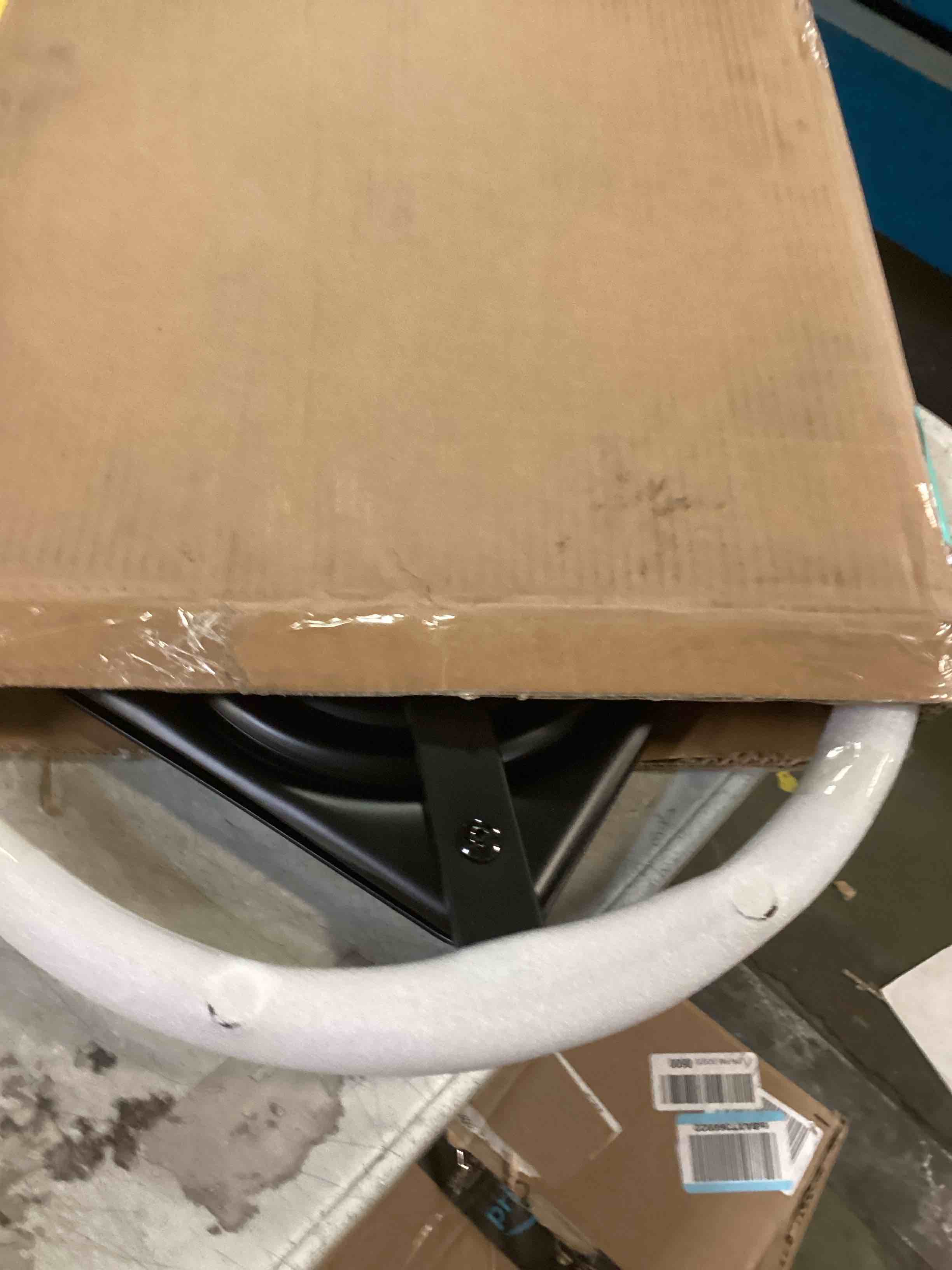 https://s3.amazonaws.com/lotting-images-prod/bidfta/TEA2155607_1742398313097.jpeg