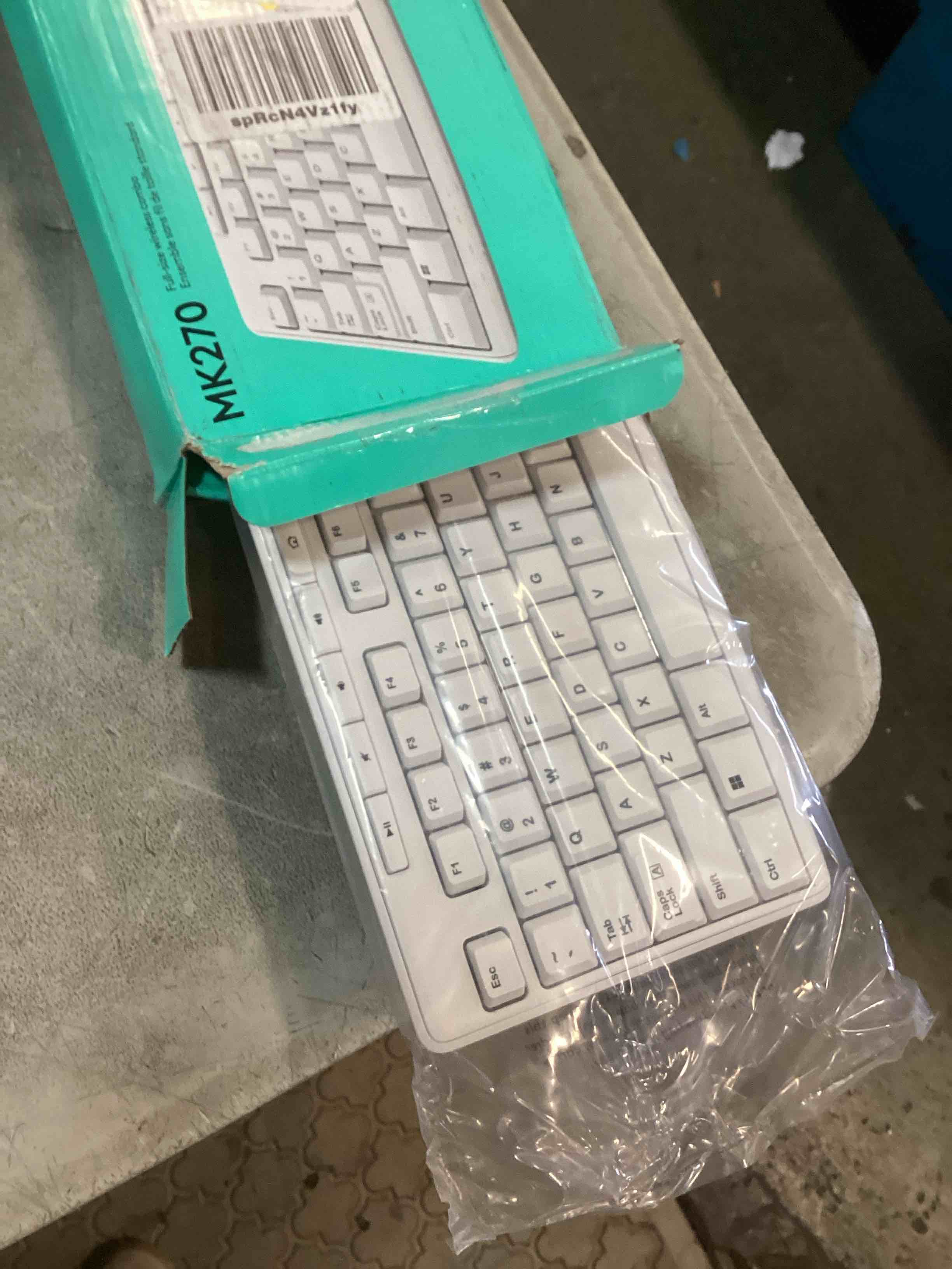 https://s3.amazonaws.com/lotting-images-prod/bidfta/TEA2156173_1742577399538.jpeg
