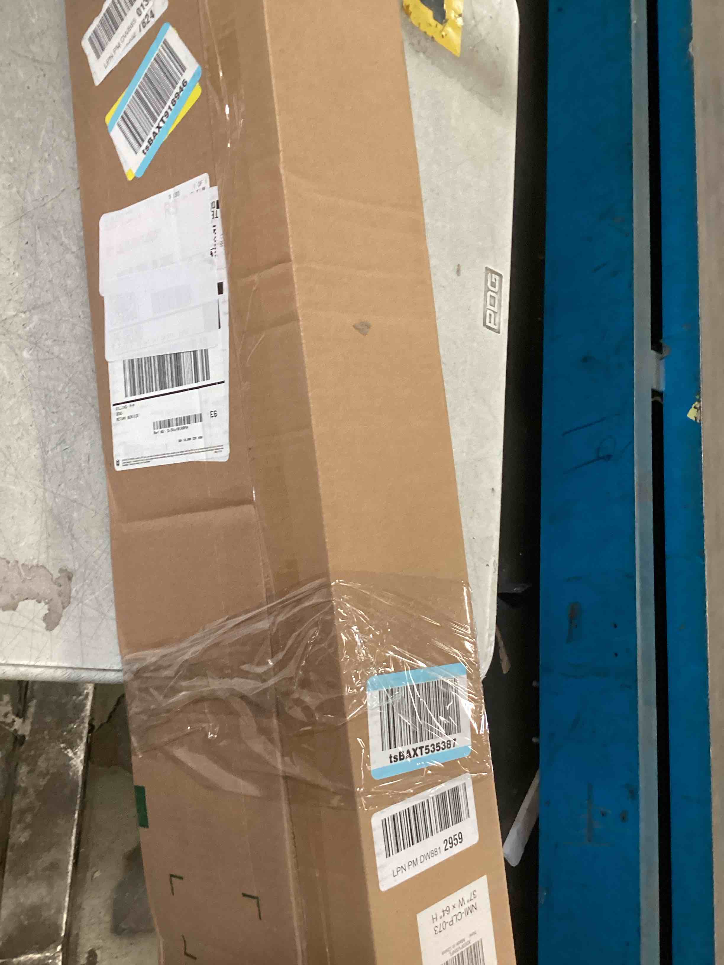 https://s3.amazonaws.com/lotting-images-prod/bidfta/TEA2157346_1743186362592.jpeg