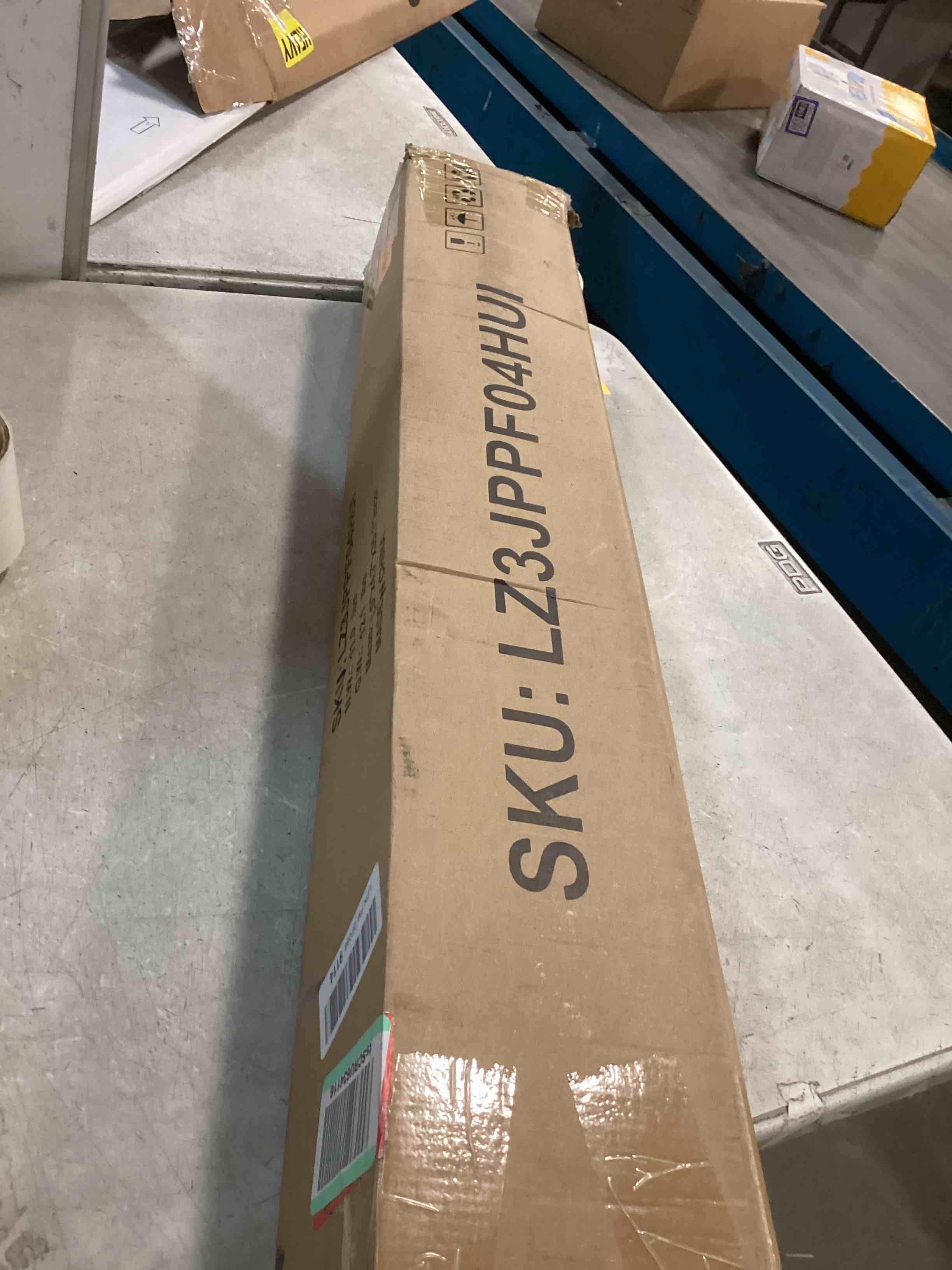 https://s3.amazonaws.com/lotting-images-prod/bidfta/TEA2158324_1742387866660.jpeg