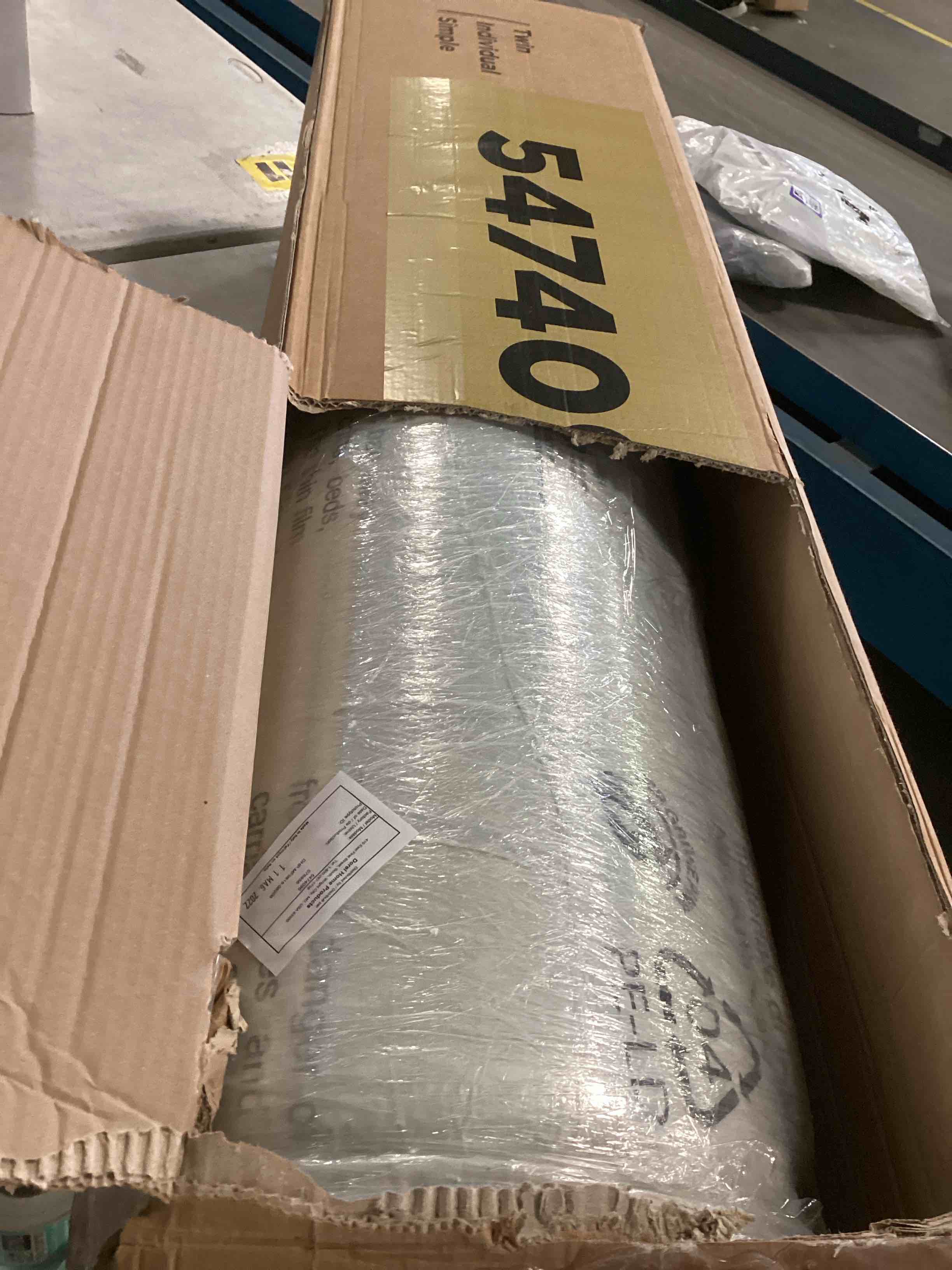 https://s3.amazonaws.com/lotting-images-prod/bidfta/TEA2159776_1743174138095.jpeg