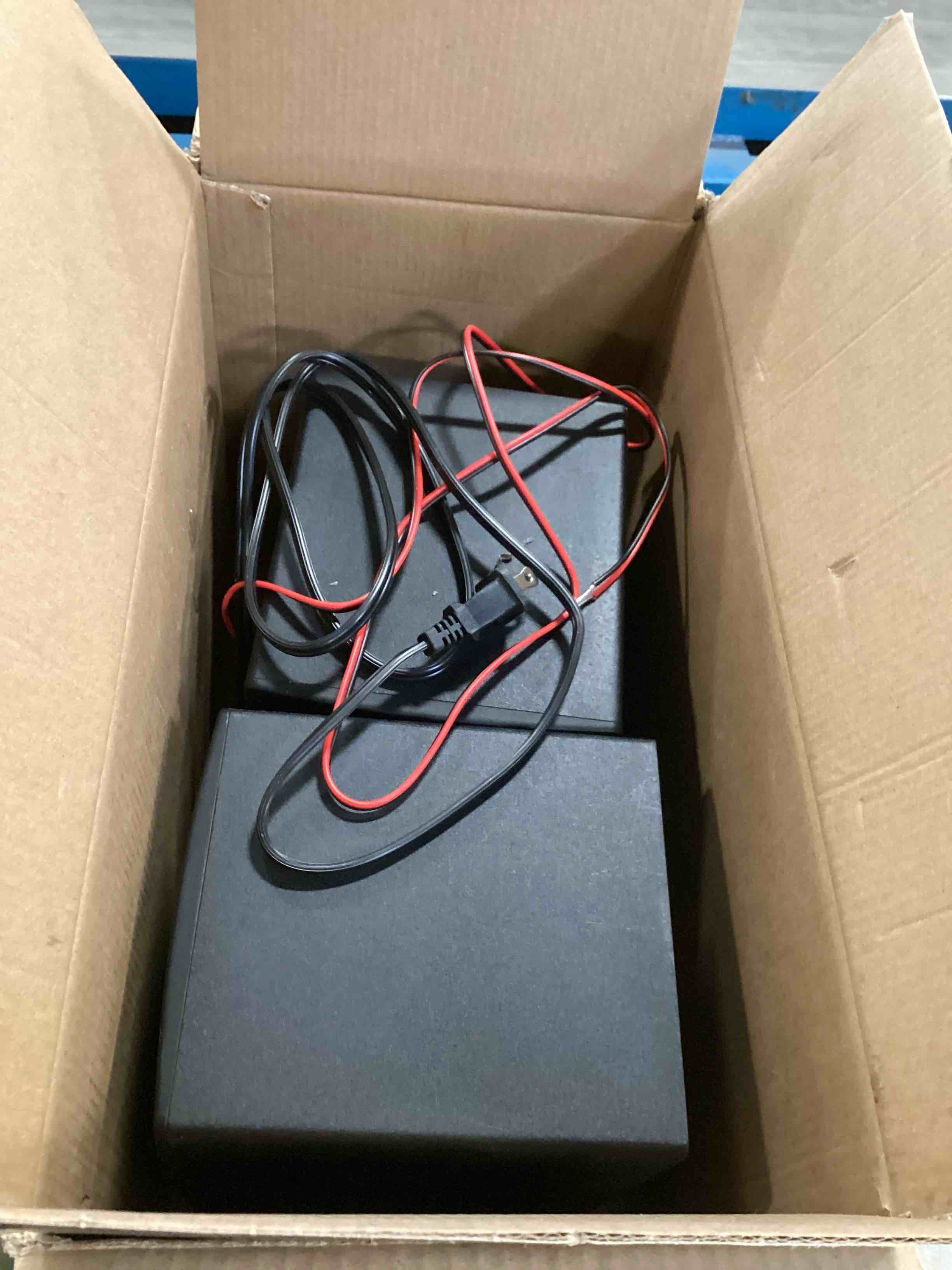 https://s3.amazonaws.com/lotting-images-prod/bidfta/TEA2160570_1743602064089.jpeg