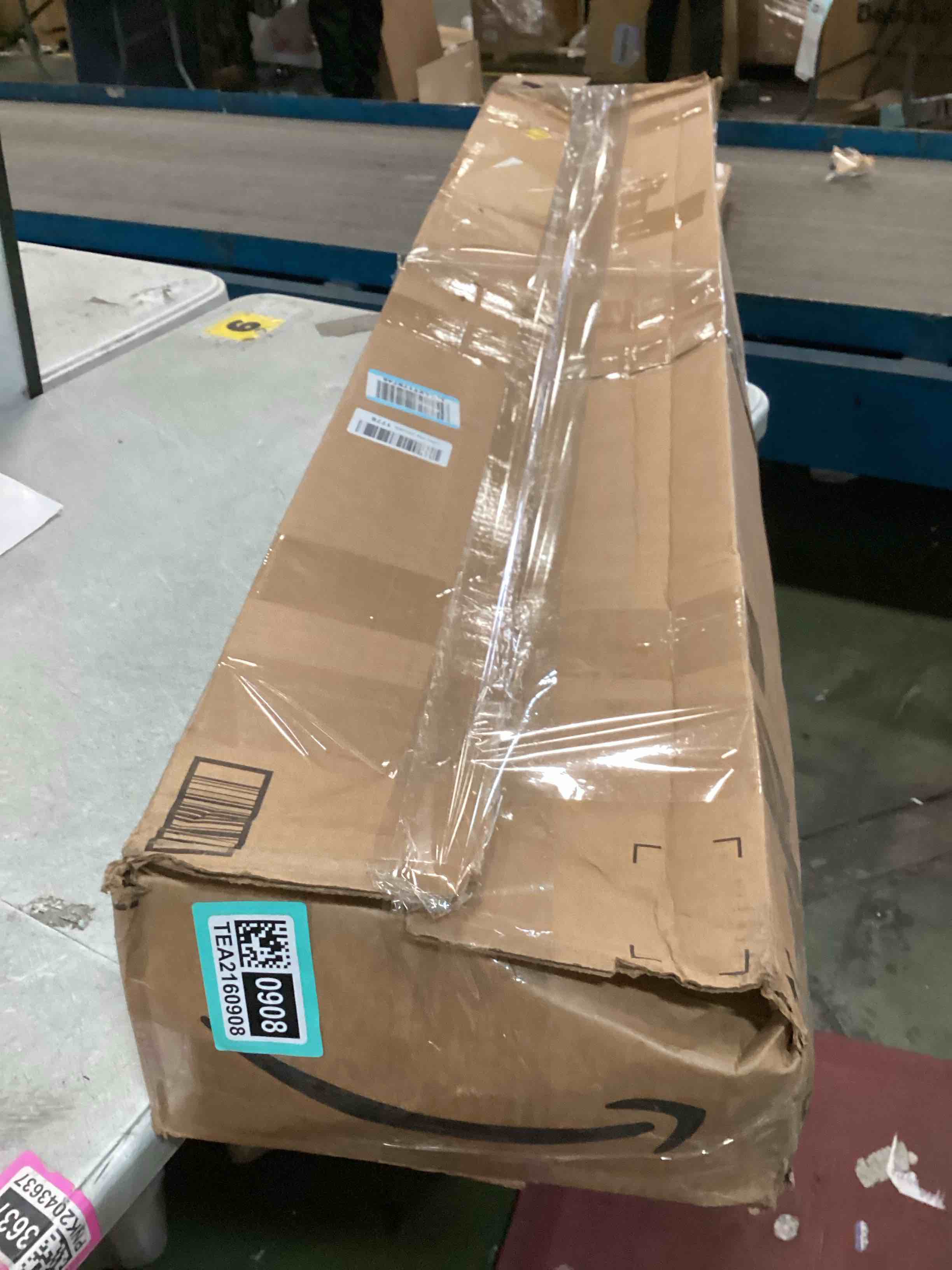 https://s3.amazonaws.com/lotting-images-prod/bidfta/TEA2160908_1743704976095.jpeg