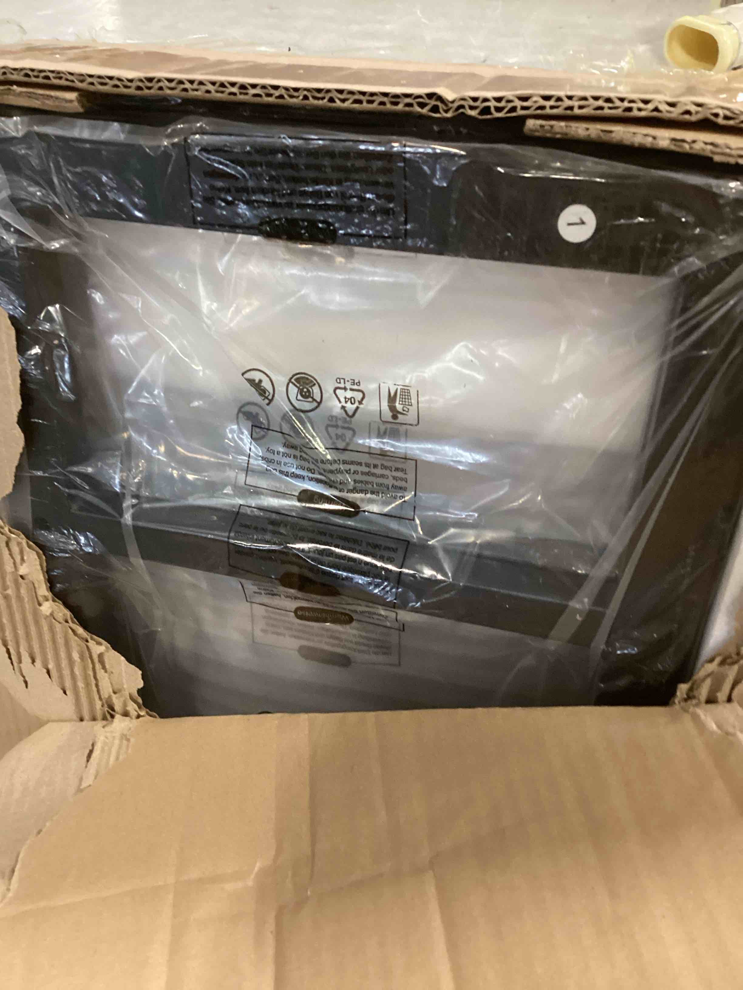 https://s3.amazonaws.com/lotting-images-prod/bidfta/TEA2161328_1742224548892.jpeg
