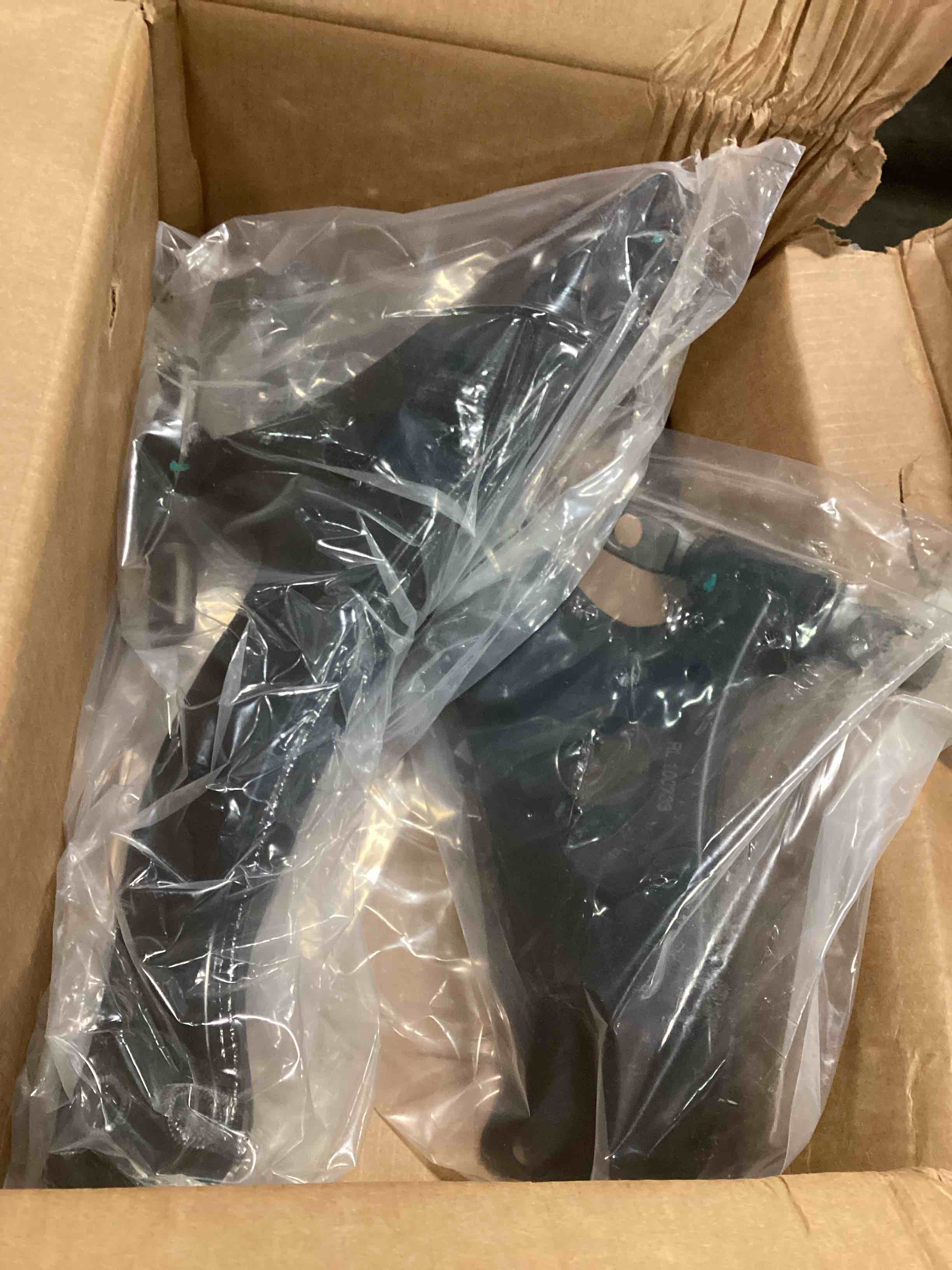 https://s3.amazonaws.com/lotting-images-prod/bidfta/TEA2163604_1743168272471.jpeg