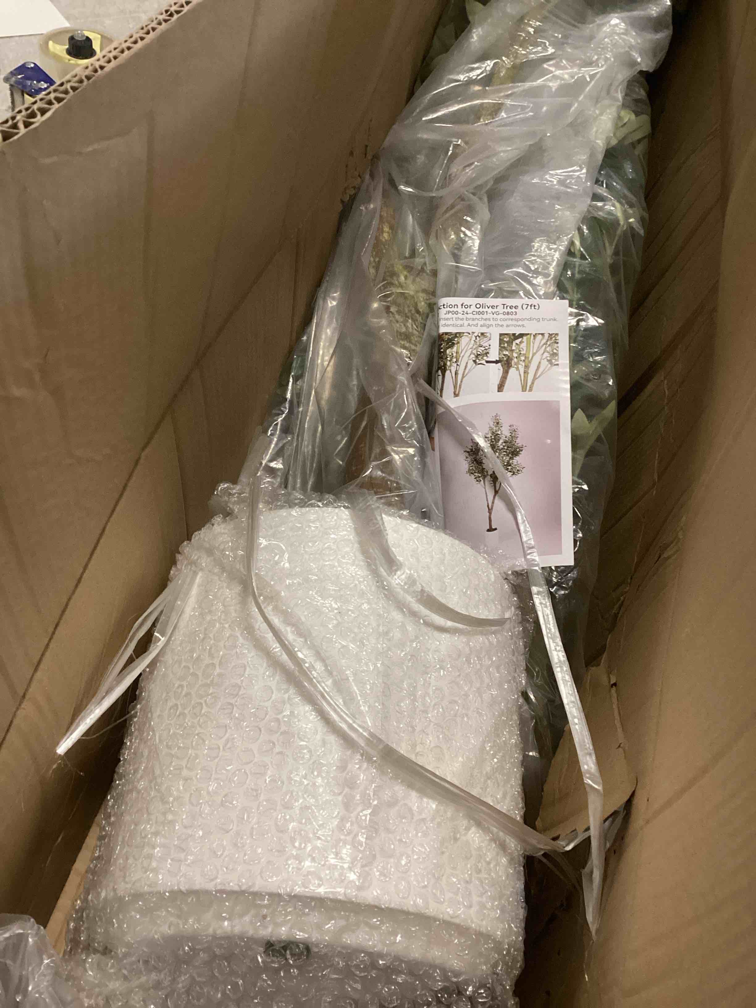 https://s3.amazonaws.com/lotting-images-prod/bidfta/TEA2163620_1743169903027.jpeg