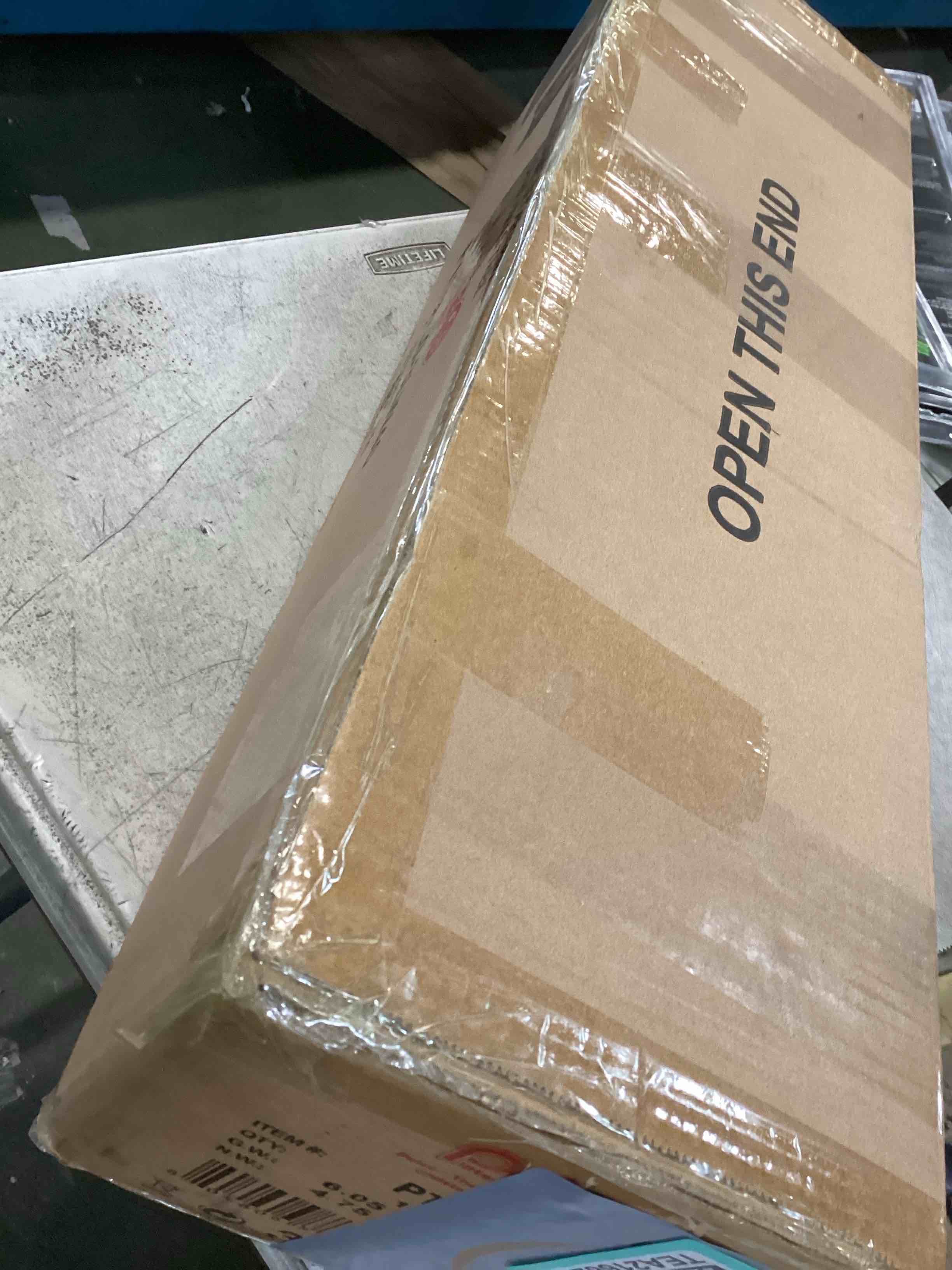 https://s3.amazonaws.com/lotting-images-prod/bidfta/TEA2166244_1743524356539.jpeg