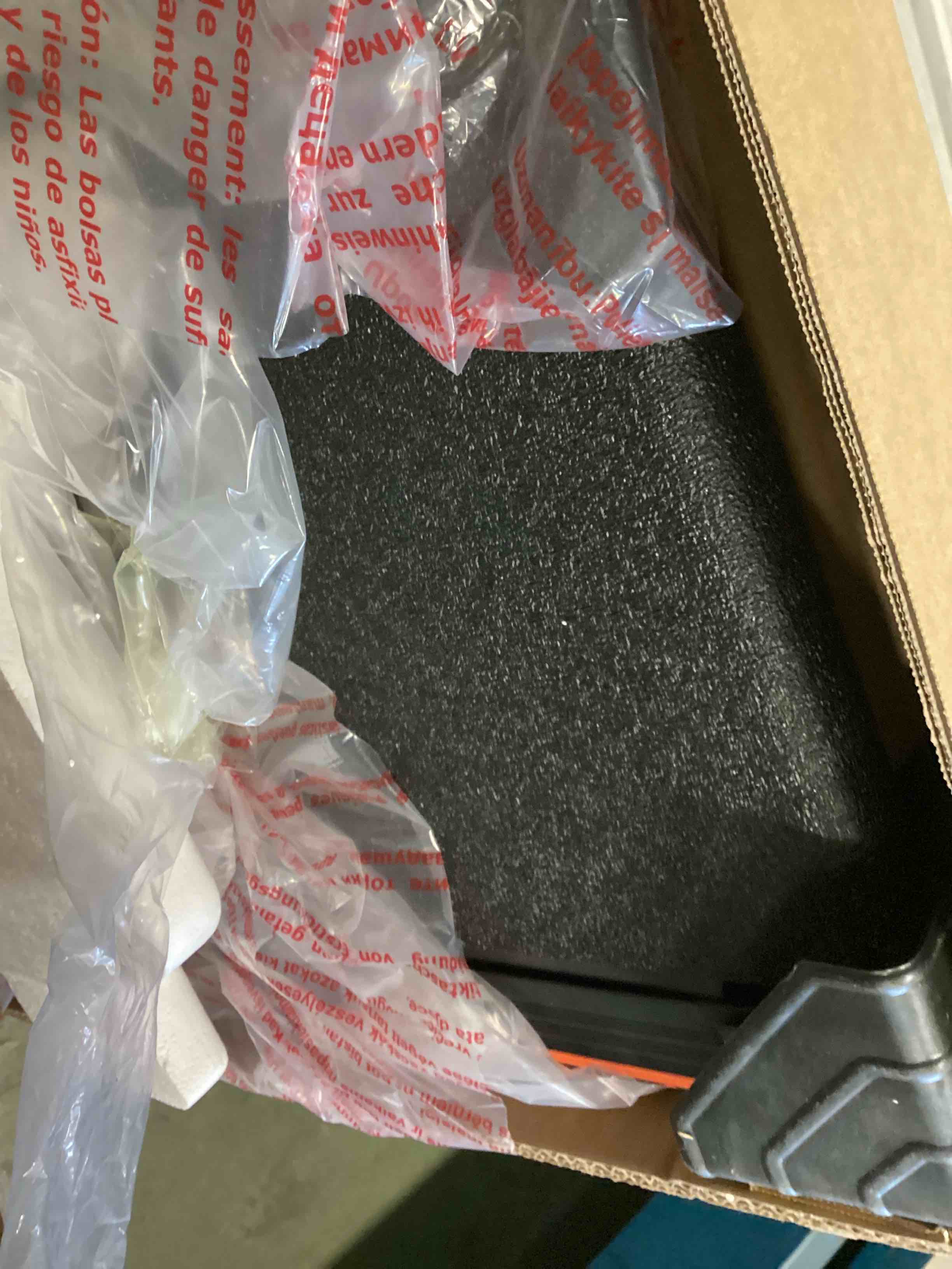https://s3.amazonaws.com/lotting-images-prod/bidfta/TEA2166871_1744032613607.jpeg