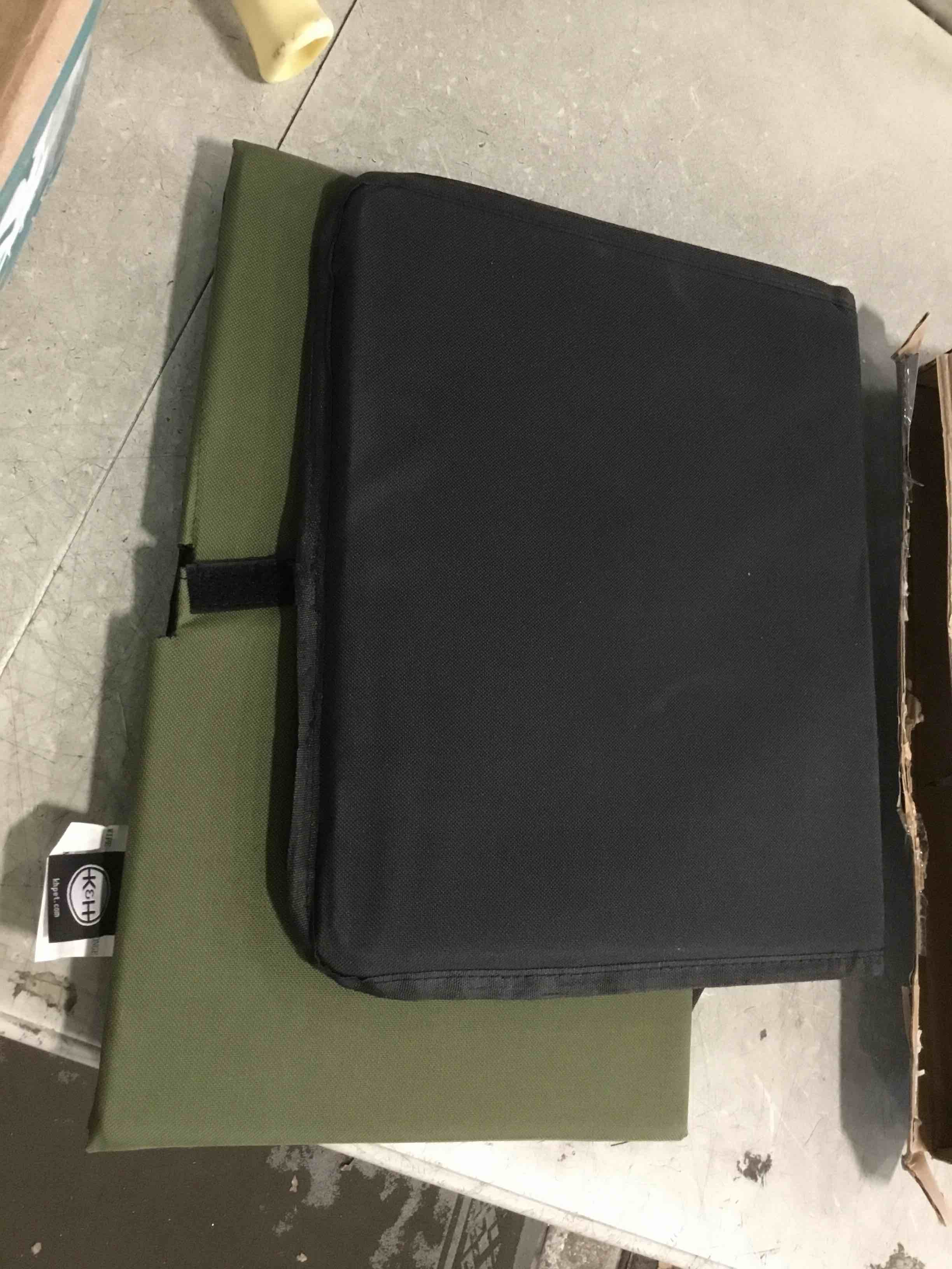 https://s3.amazonaws.com/lotting-images-prod/bidfta/TEA2168590_1742924854208.jpeg