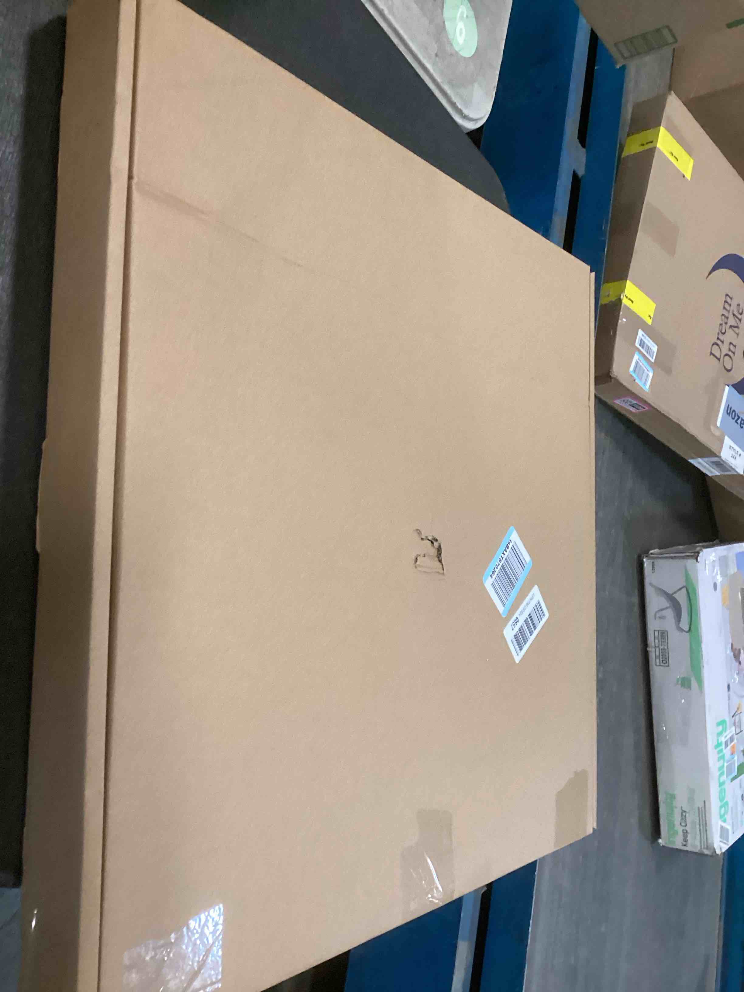 https://s3.amazonaws.com/lotting-images-prod/bidfta/TEA2171002_1742560556994.jpeg
