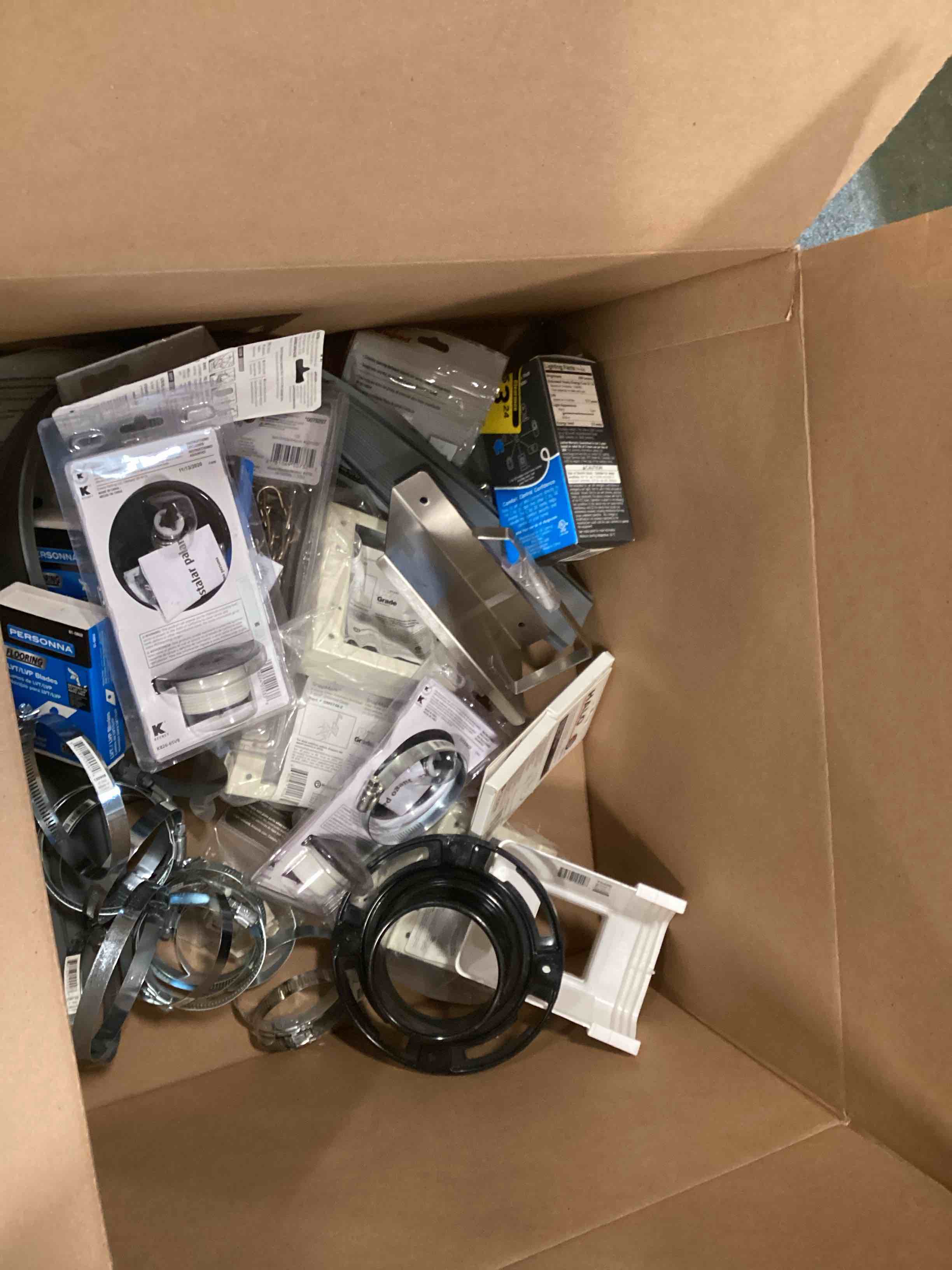 https://s3.amazonaws.com/lotting-images-prod/bidfta/TEA2172730_1743511925614.jpeg