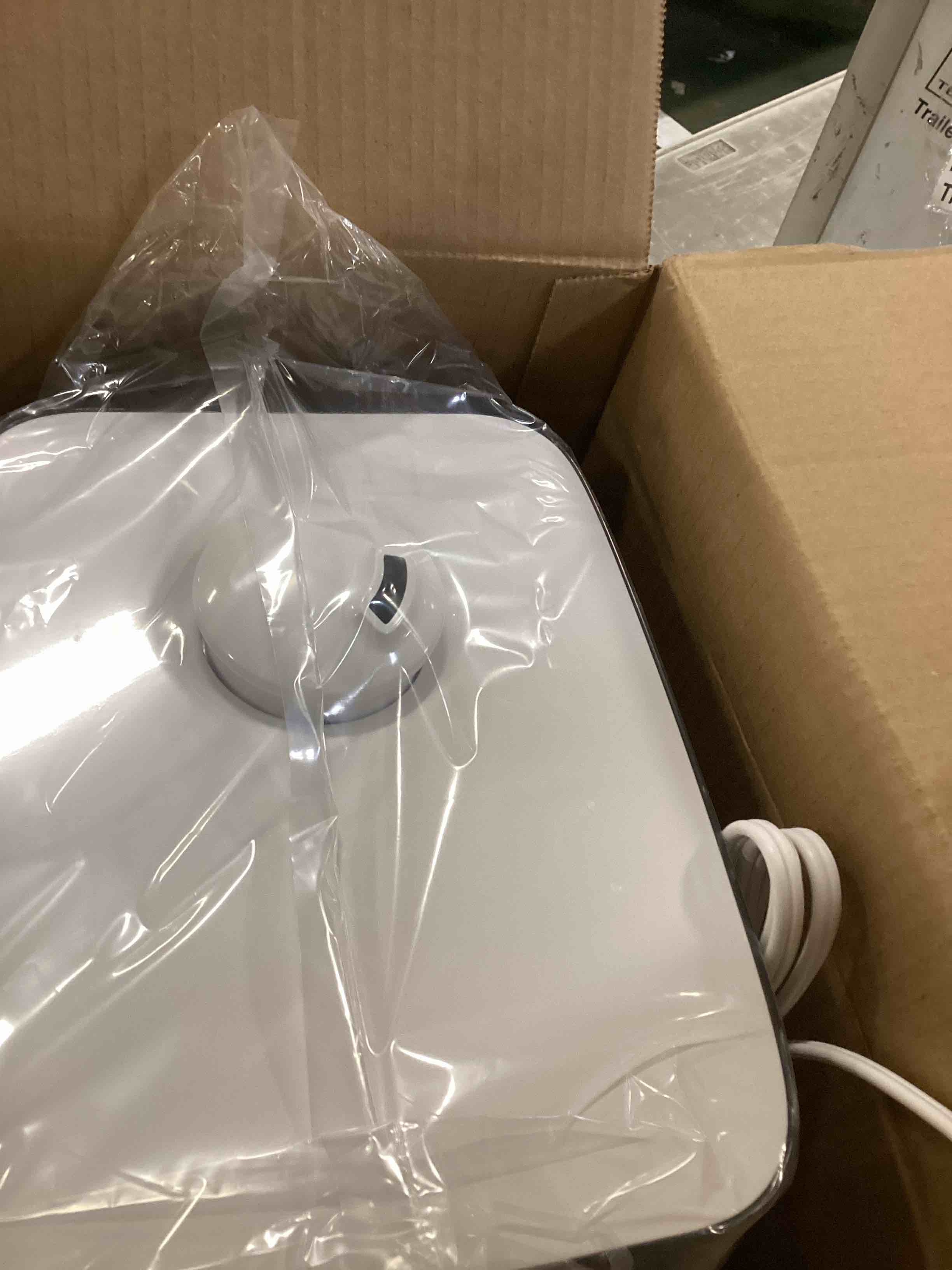 https://s3.amazonaws.com/lotting-images-prod/bidfta/TEA2173558_1741978620305.jpeg