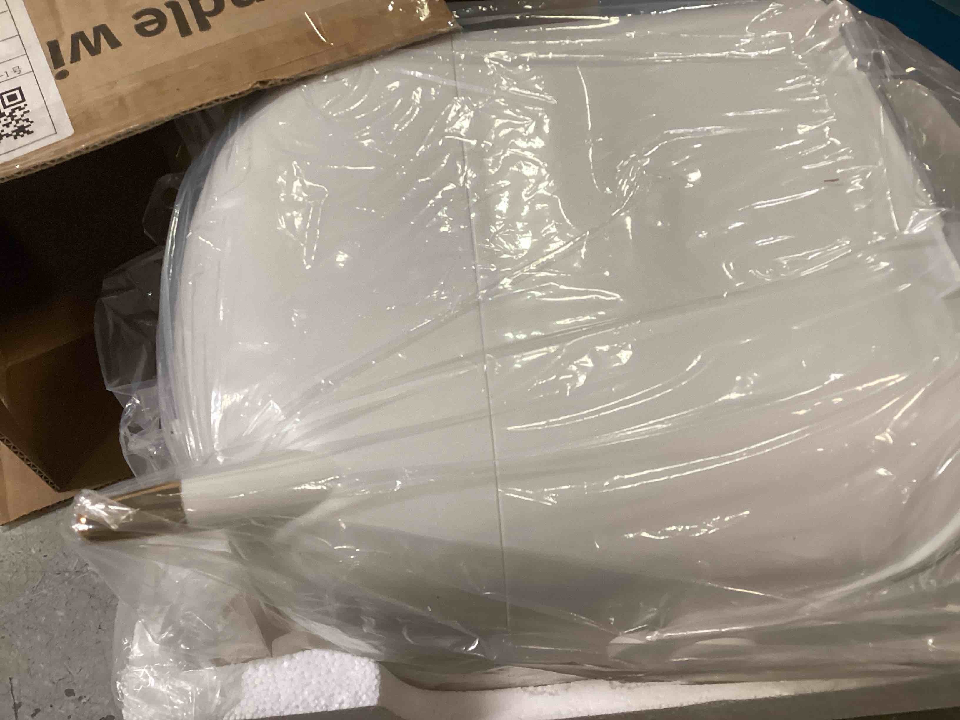 https://s3.amazonaws.com/lotting-images-prod/bidfta/TEA2175107_1743004876279.jpeg