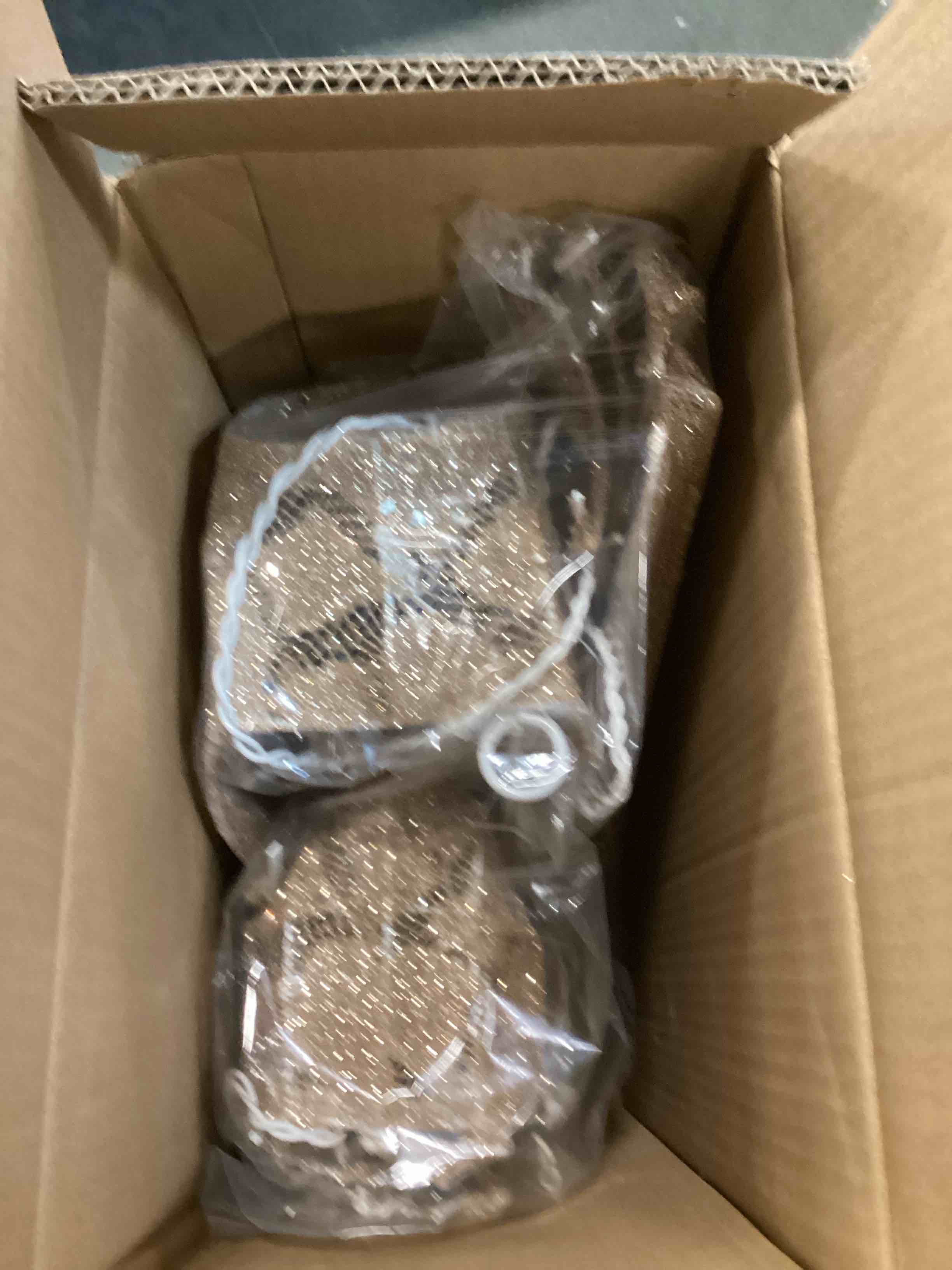 https://s3.amazonaws.com/lotting-images-prod/bidfta/TEA2175311_1743087637961.jpeg