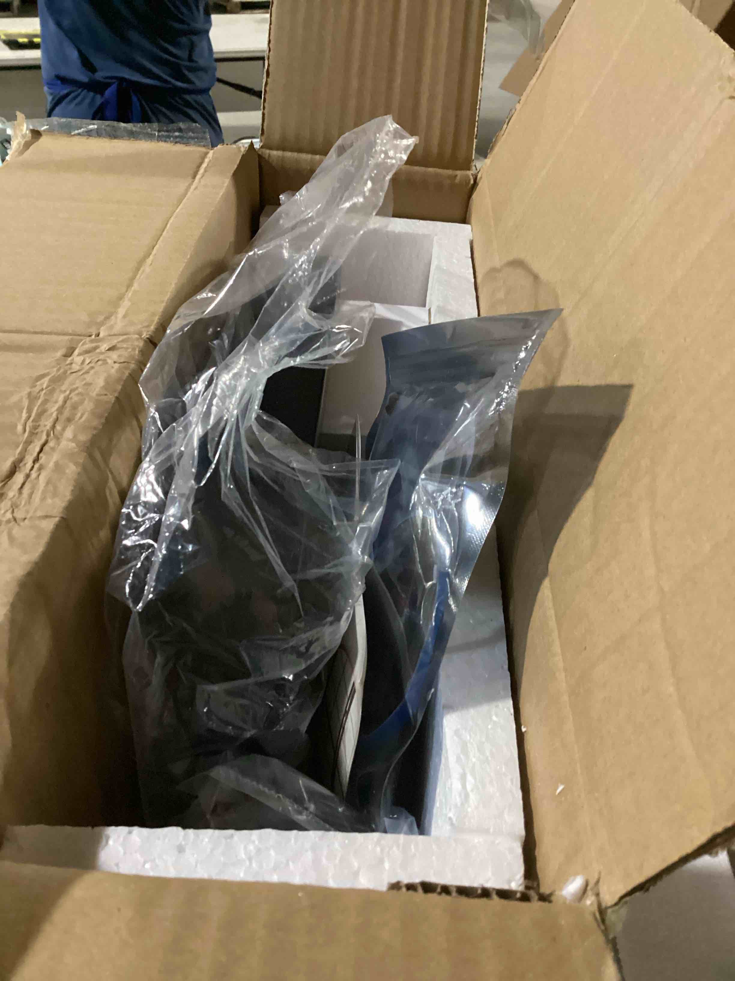 https://s3.amazonaws.com/lotting-images-prod/bidfta/TEA2177253_1746128358389.jpeg