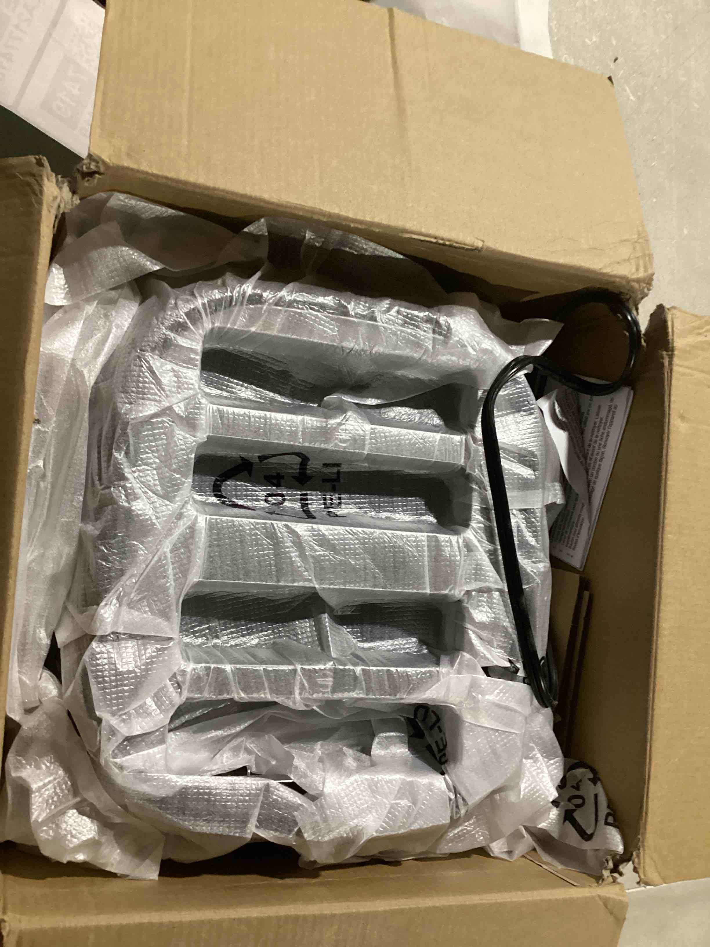 https://s3.amazonaws.com/lotting-images-prod/bidfta/TEA2177408_1746210267798.jpeg