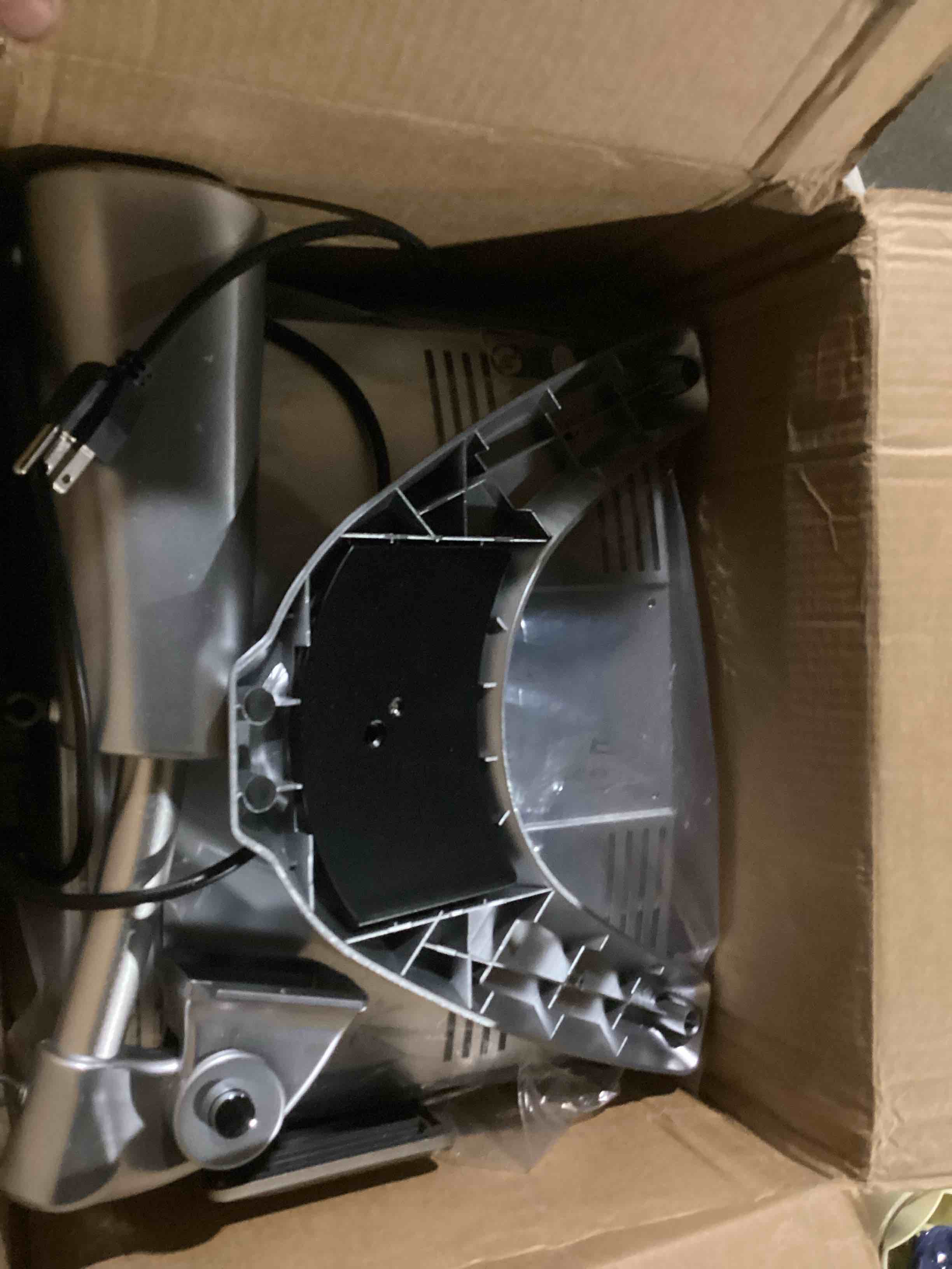 https://s3.amazonaws.com/lotting-images-prod/bidfta/TEA2177601_1746471747711.jpeg