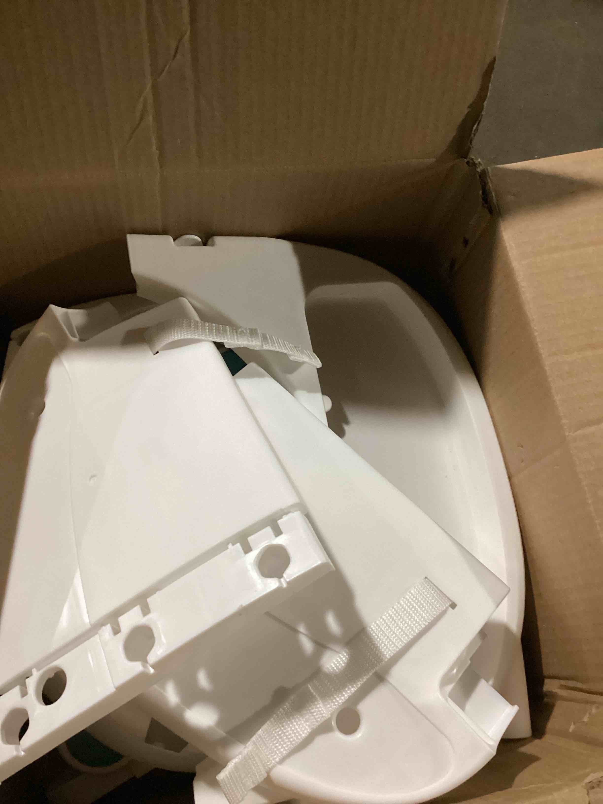 https://s3.amazonaws.com/lotting-images-prod/bidfta/TEA2177622_1746531687819.jpeg