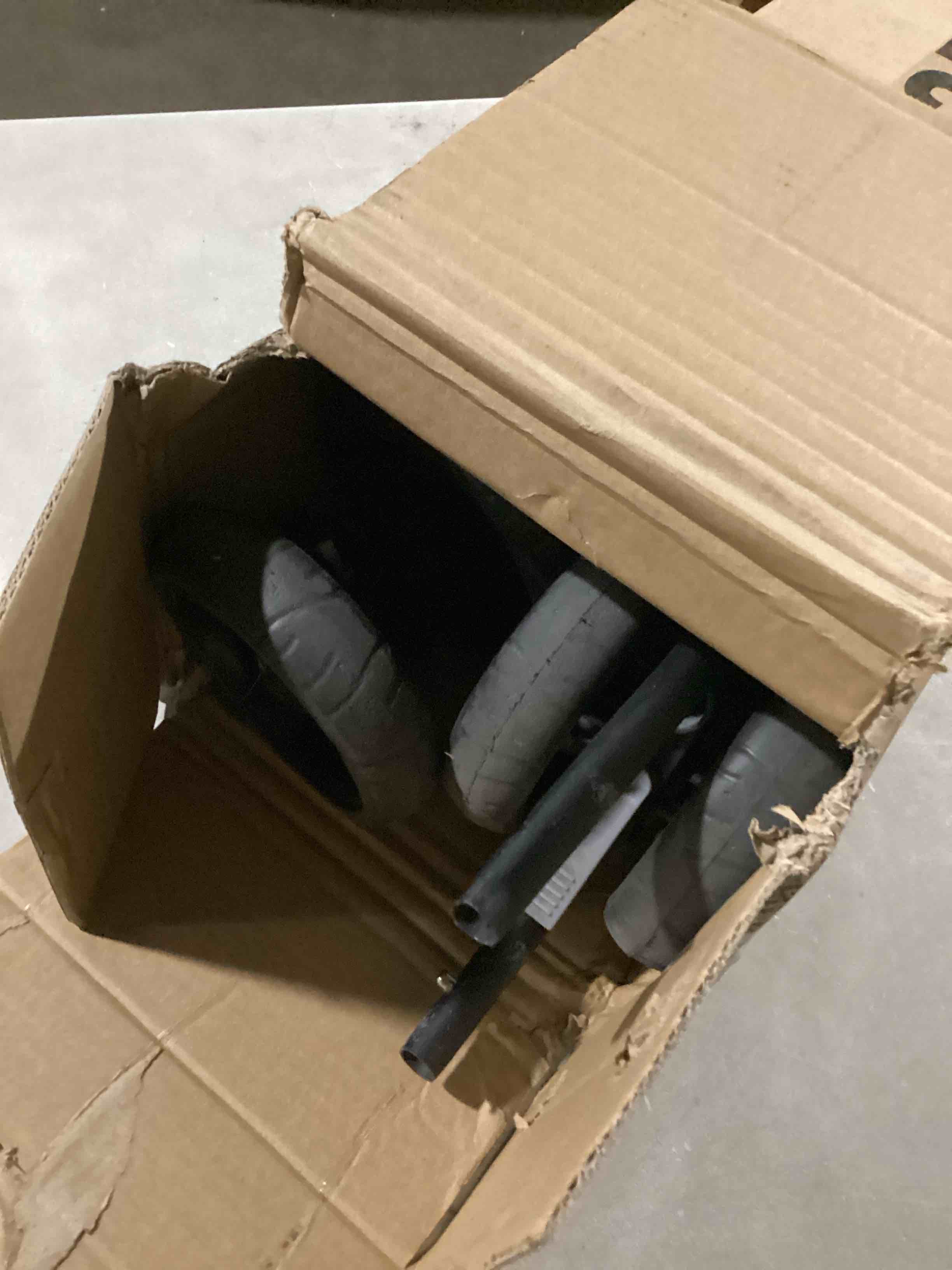 https://s3.amazonaws.com/lotting-images-prod/bidfta/TEA2177838_1746645066983.jpeg